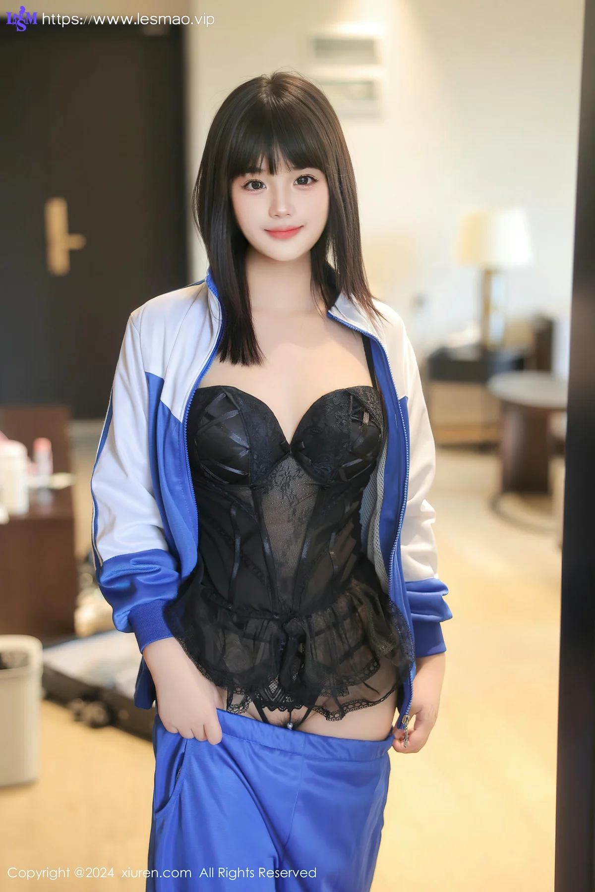 XiuRen 秀人 No.8647 徐若兮学生装搭配性感写真 - 25