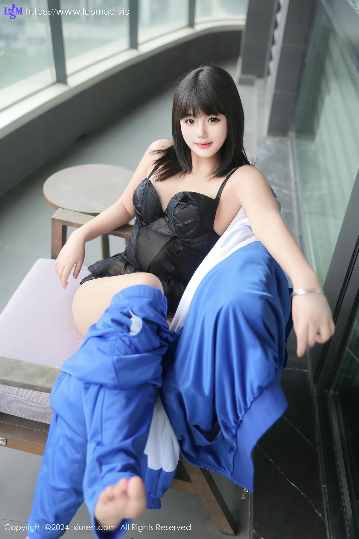 XiuRen 秀人 No.8647 徐若兮学生装搭配性感写真 - 36