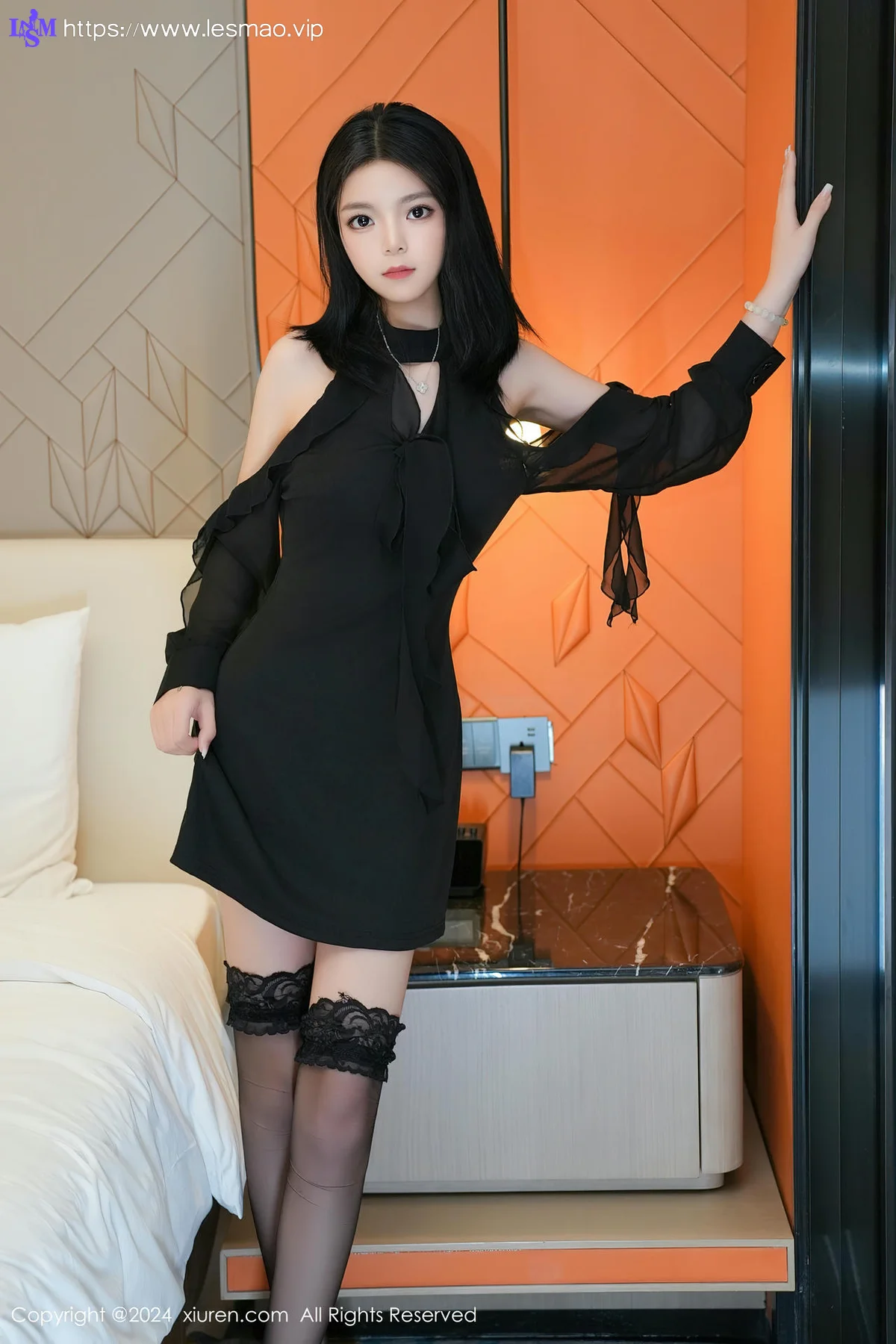 XiuRen 秀人 No.8651 唐心心 修长美腿首套写真 - 15