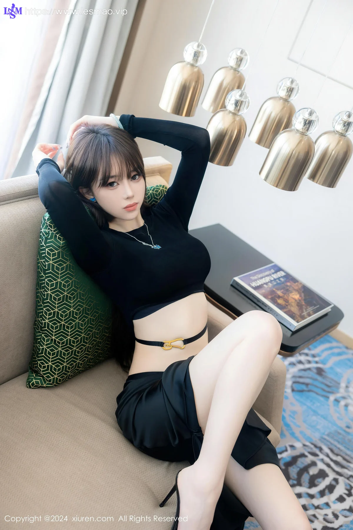 XiuRen 秀人 No.8661 奶瓶. 极致美腿性感写真11 - 17