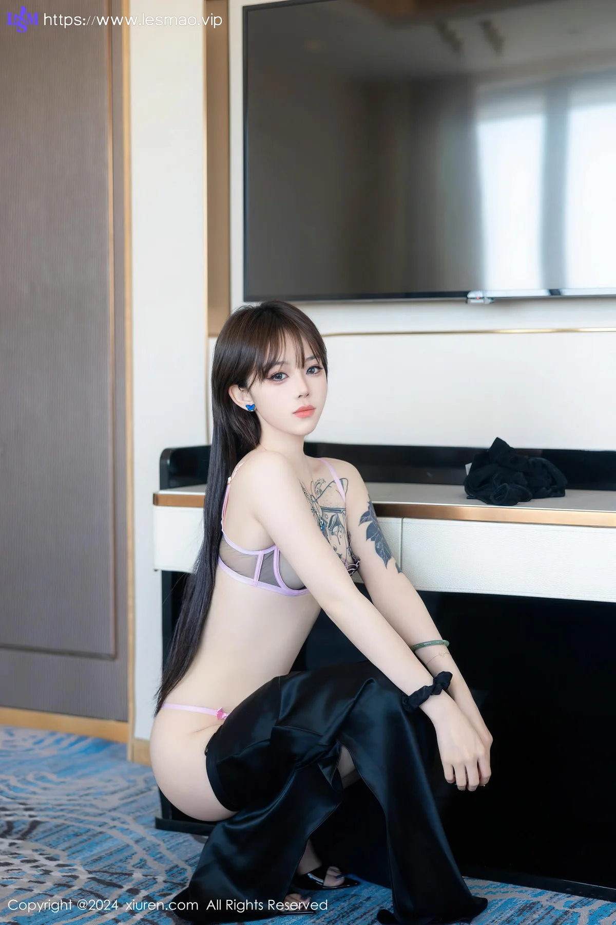 XiuRen 秀人 No.8661 奶瓶. 极致美腿性感写真11 - 39