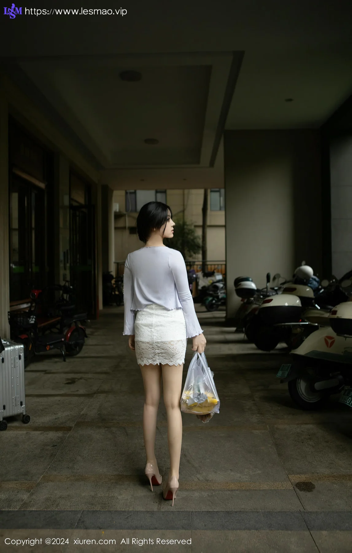 XiuRen 秀人 No.8677 豆瓣酱 买菜做饭场景拍摄性感写真111 - 16