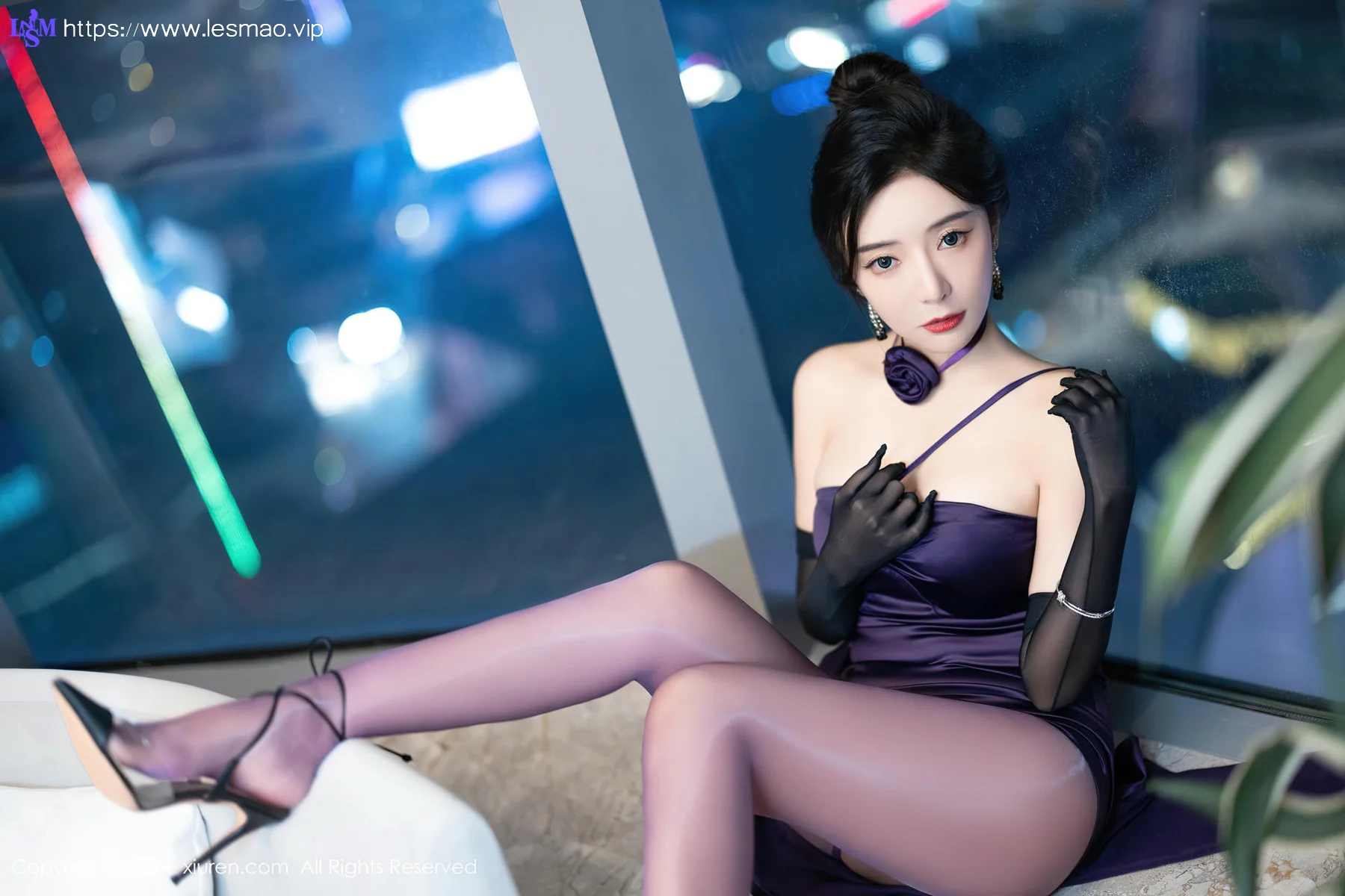 XiuRen 秀人 No.8698 王馨瑶yanni 紫色丝袜性感写真1 - 39