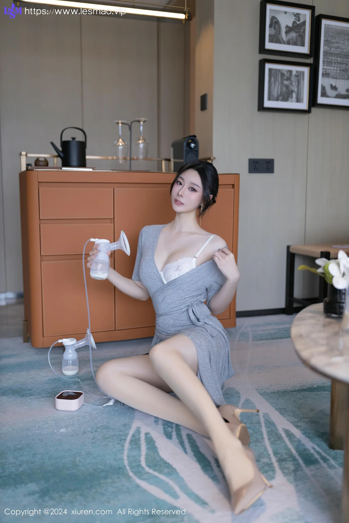 XiuRen 秀人 No.8699 小逗逗 魅惑肉丝性感写真111 - 17