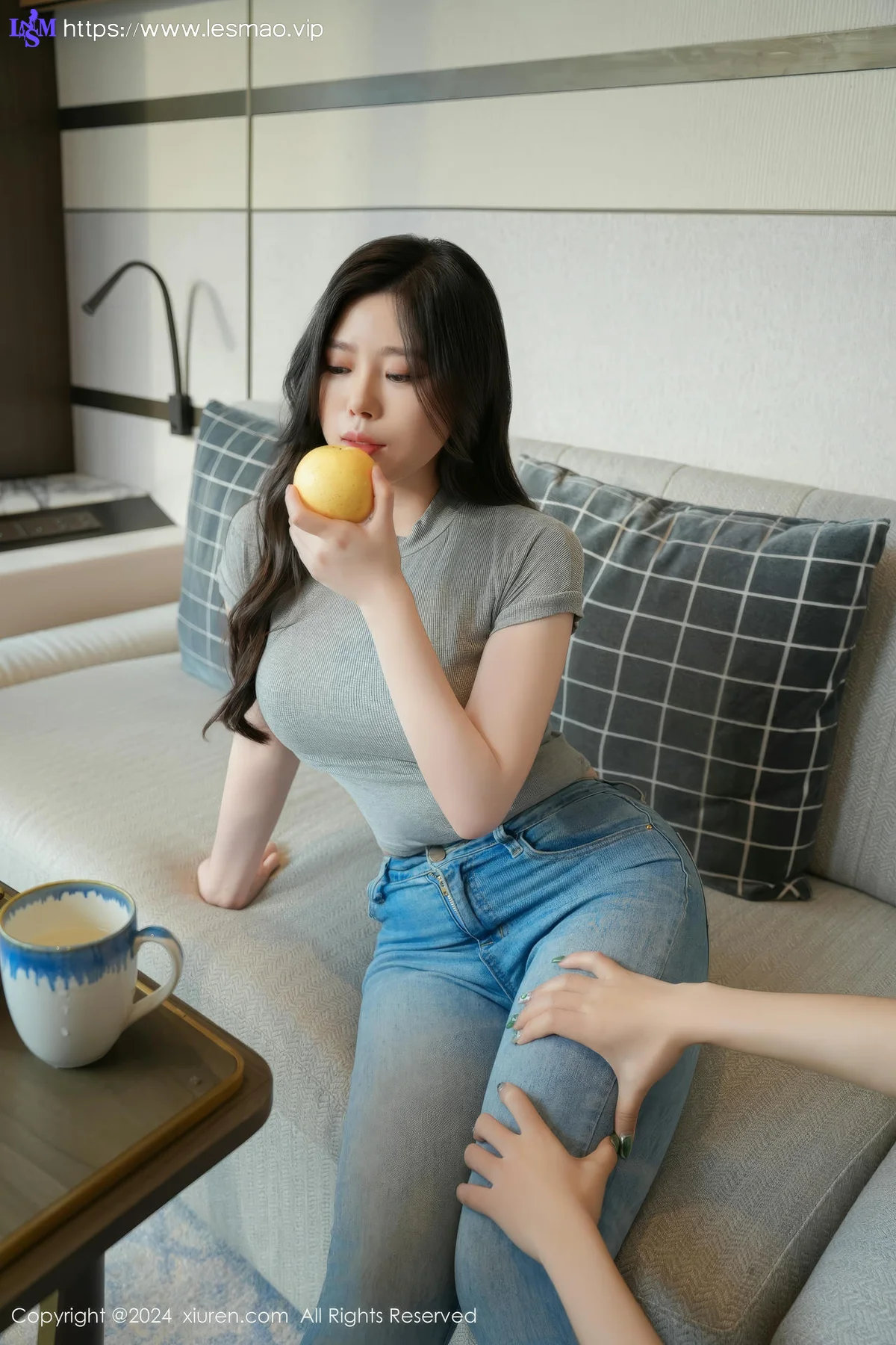 XiuRen 秀人 No.8711 白茹雪 灰色丝袜性感写真1 - 14