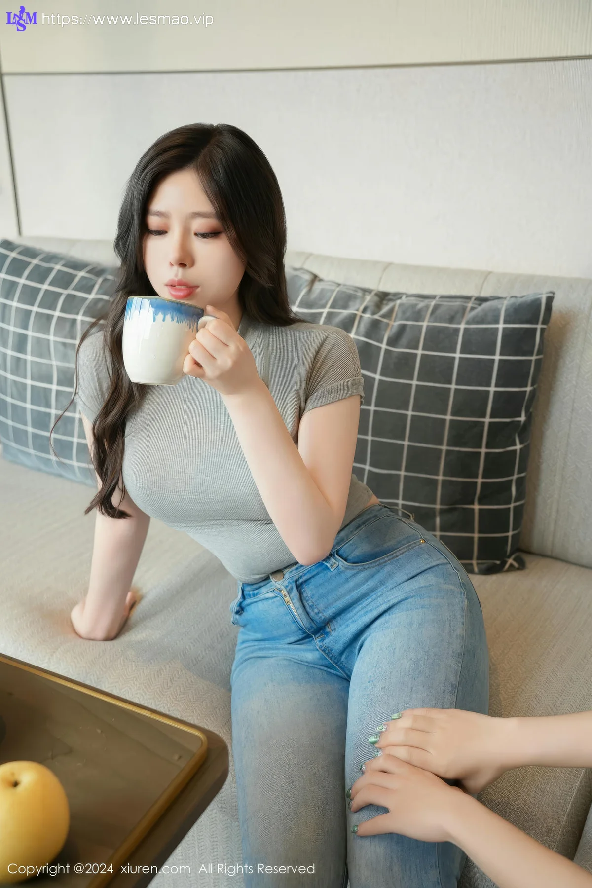 XiuRen 秀人 No.8711 白茹雪 灰色丝袜性感写真1 - 16