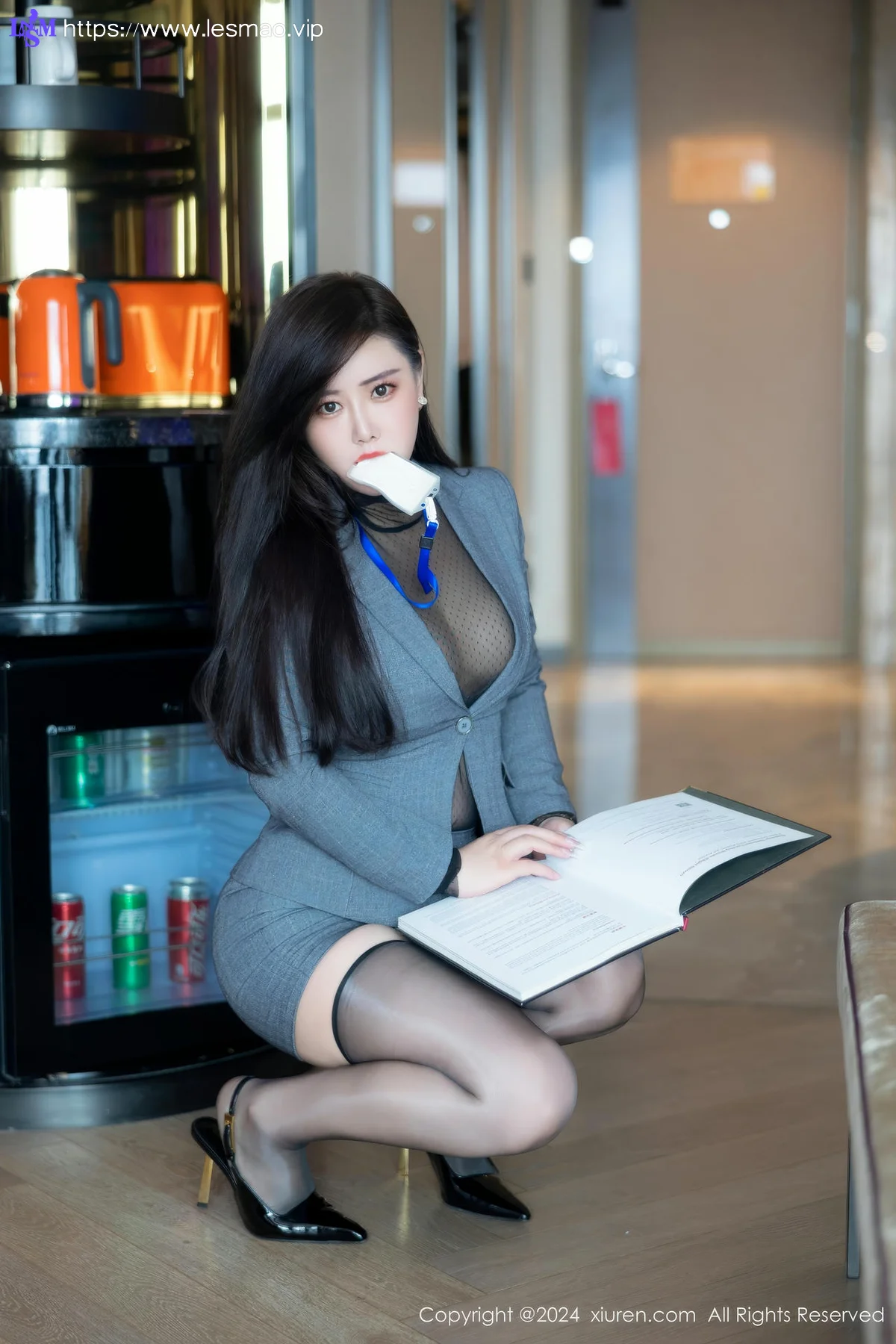 XiuRen 秀人 No.8712 王婉悠Queen 办公室场景拍摄性感写真1 - 13