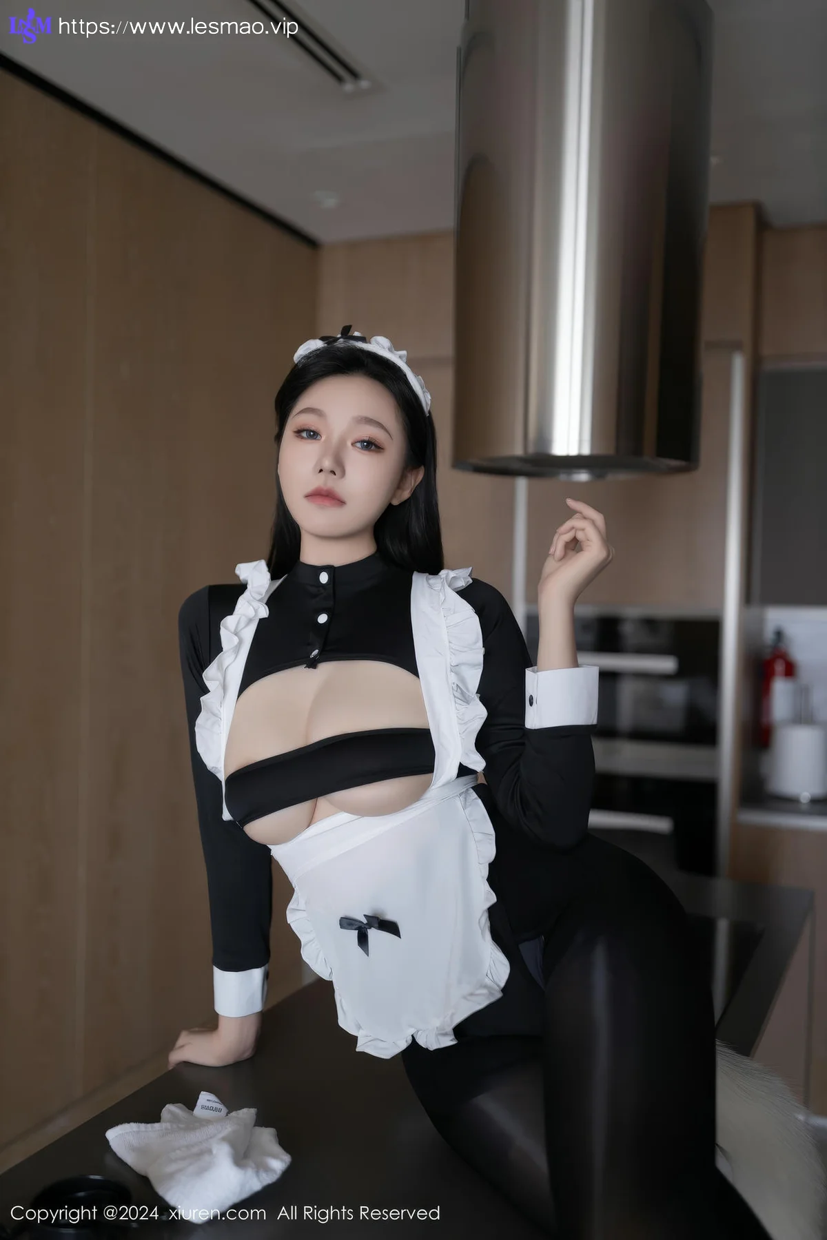 XiuRen 秀人 No.8720 安然anran 黑色女仆服饰迪拜旅拍11 - 12