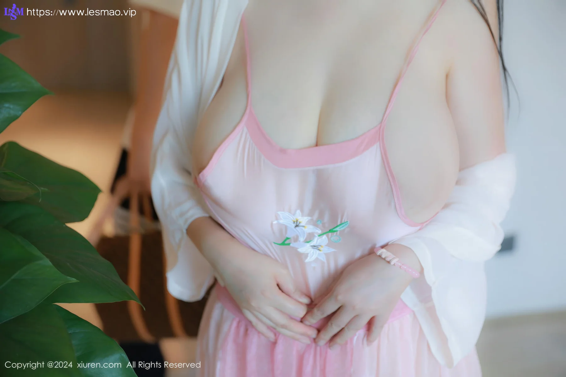 XiuRen 秀人 No.8724 陈柒柒 粉色轻透古风服饰性感写真33 - 14