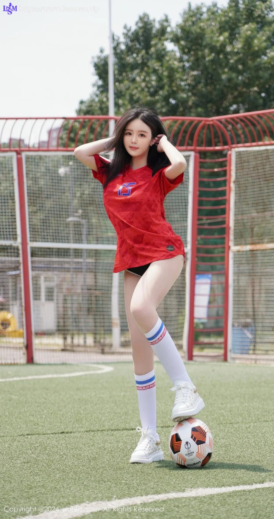 XiuRen 秀人 No.8733 小薯条nienie 足球场景拍摄性感写真 - 11
