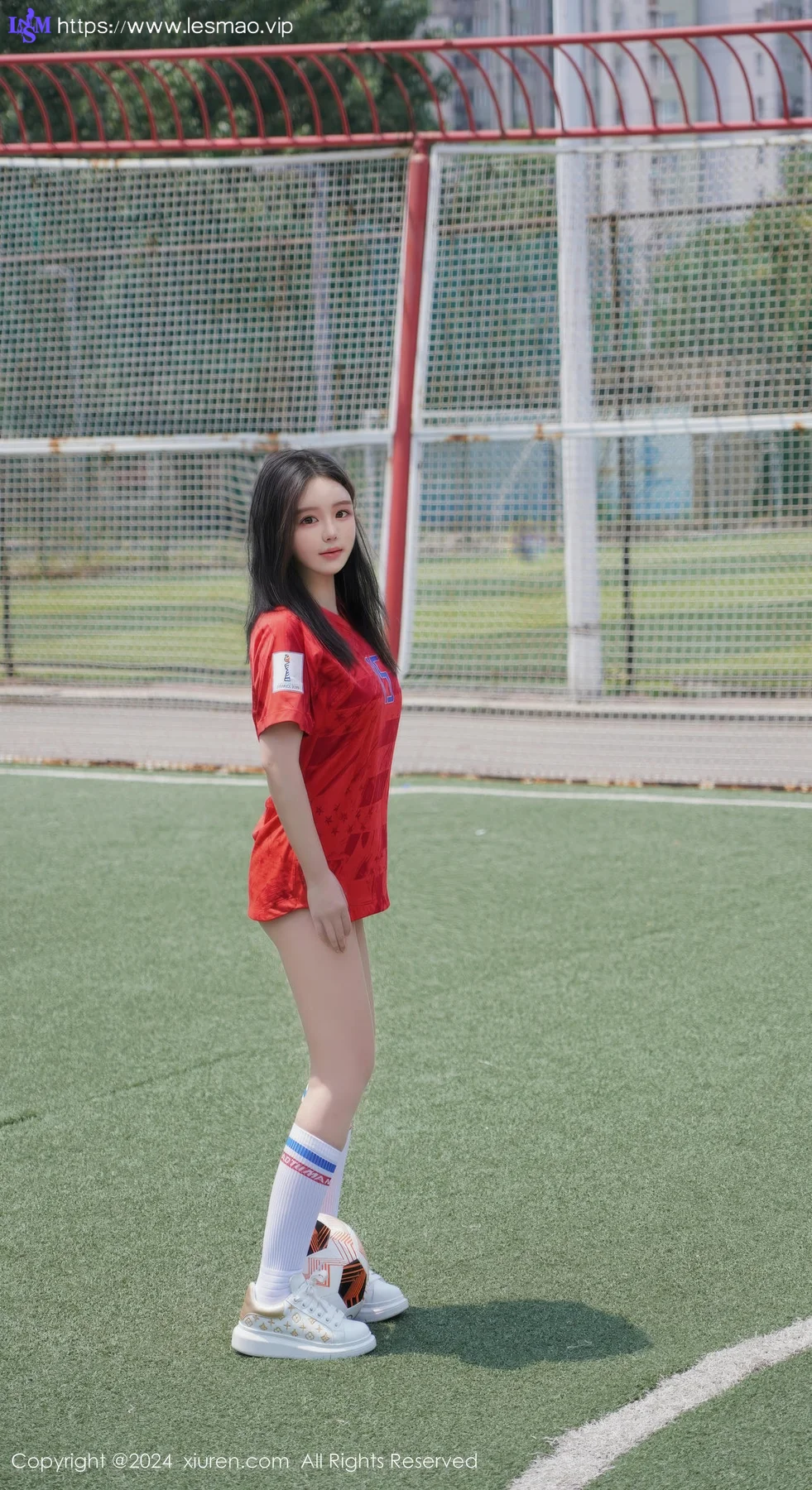 XiuRen 秀人 No.8733 小薯条nienie 足球场景拍摄性感写真 - 15