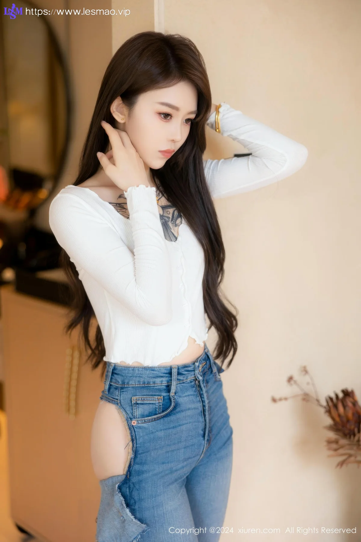 XiuRen 秀人 No.8740 奶瓶. 蓝色牛仔裤性感写真3 - 14