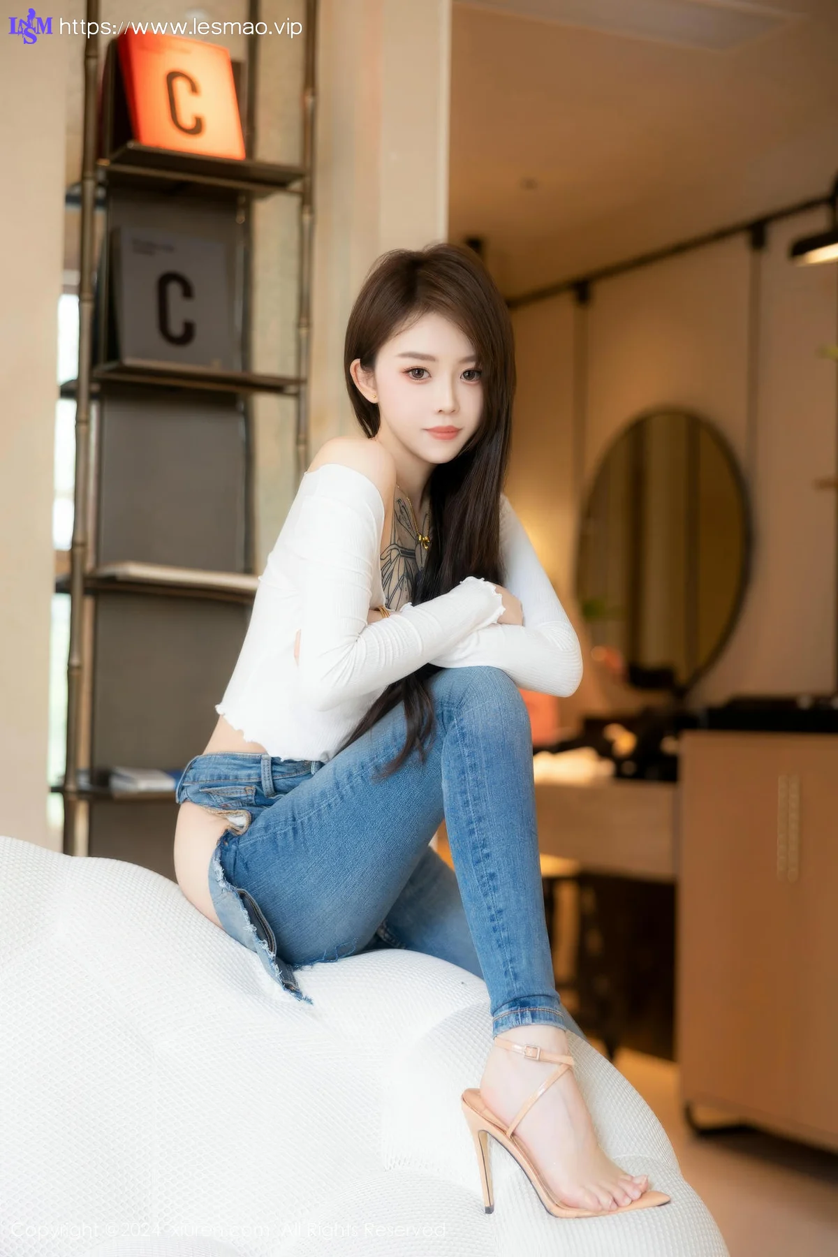 XiuRen 秀人 No.8740 奶瓶. 蓝色牛仔裤性感写真3 - 24