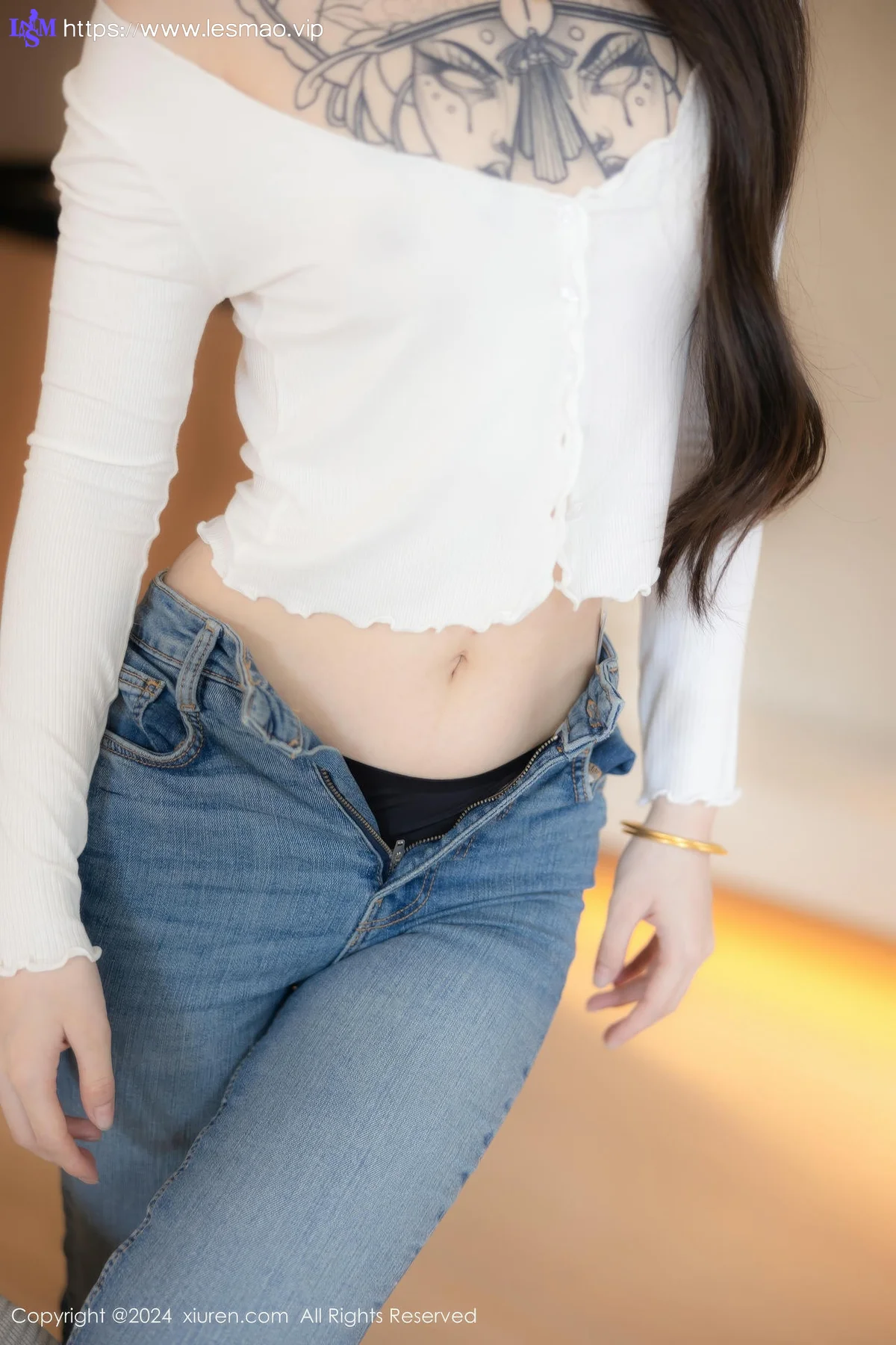 XiuRen 秀人 No.8740 奶瓶. 蓝色牛仔裤性感写真3 - 47