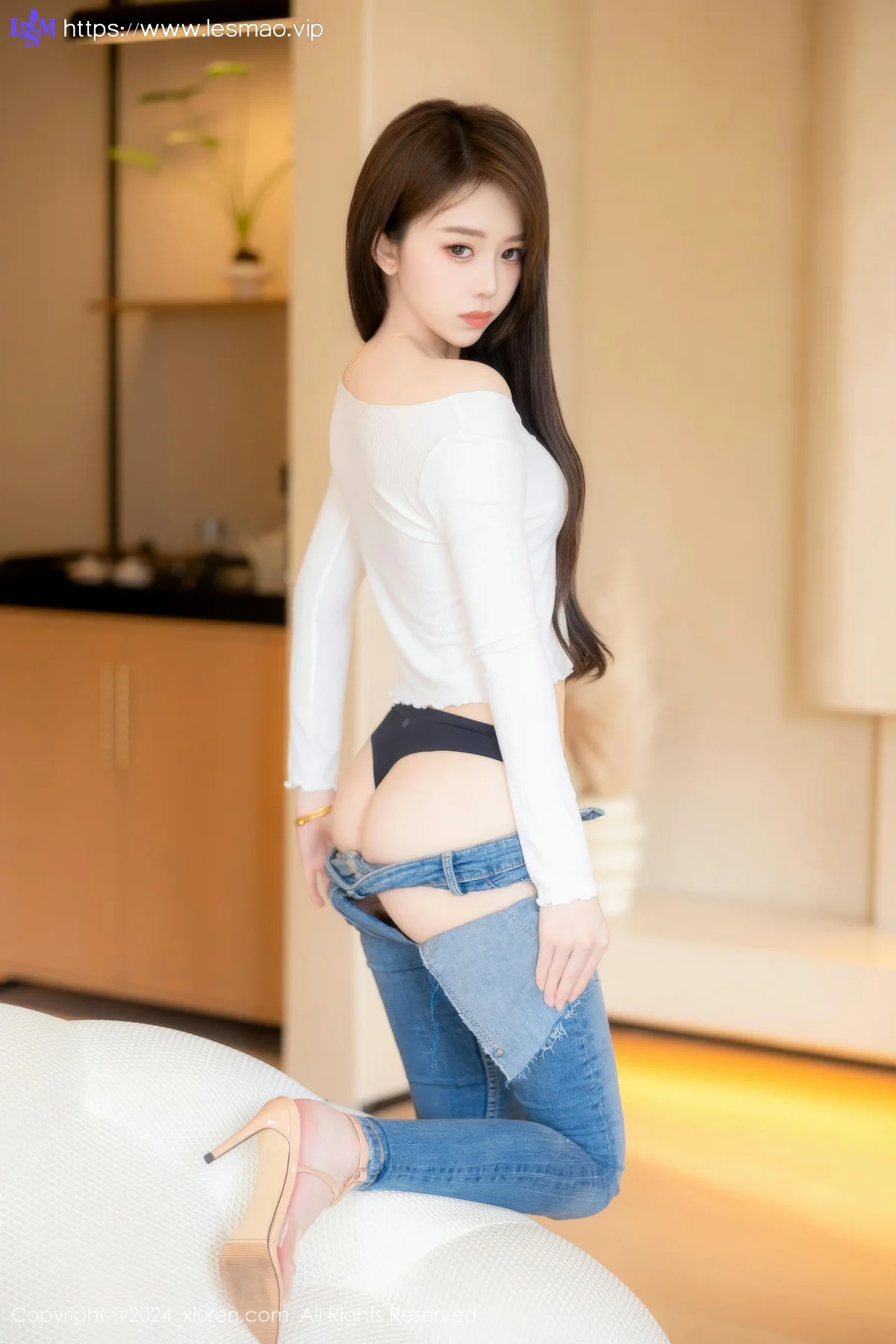 XiuRen 秀人 No.8740 奶瓶. 蓝色牛仔裤性感写真3 - 50
