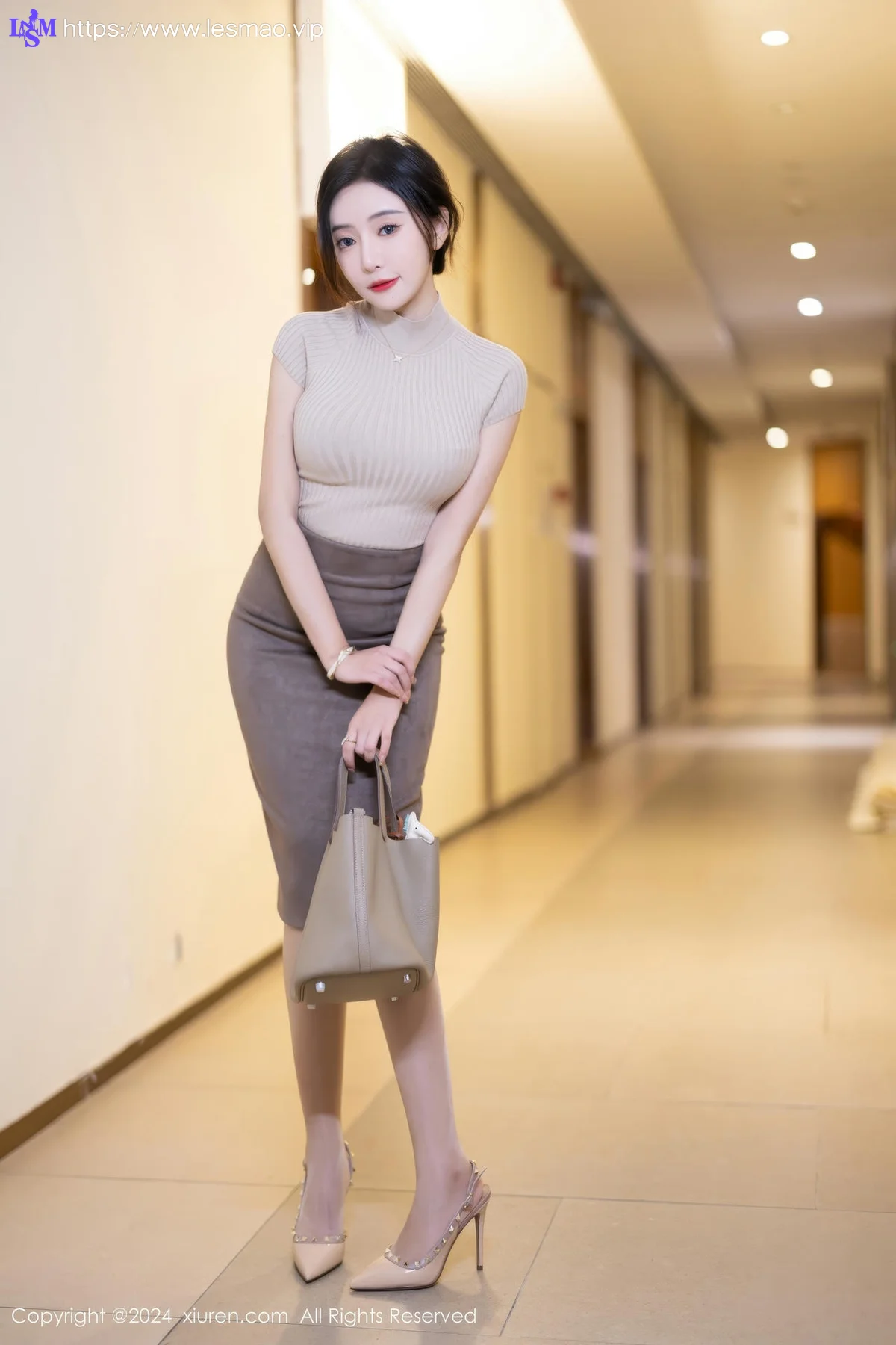 XiuRen 秀人 No.8741 王馨瑶yanni 魅惑肉丝性感写真222 - 17