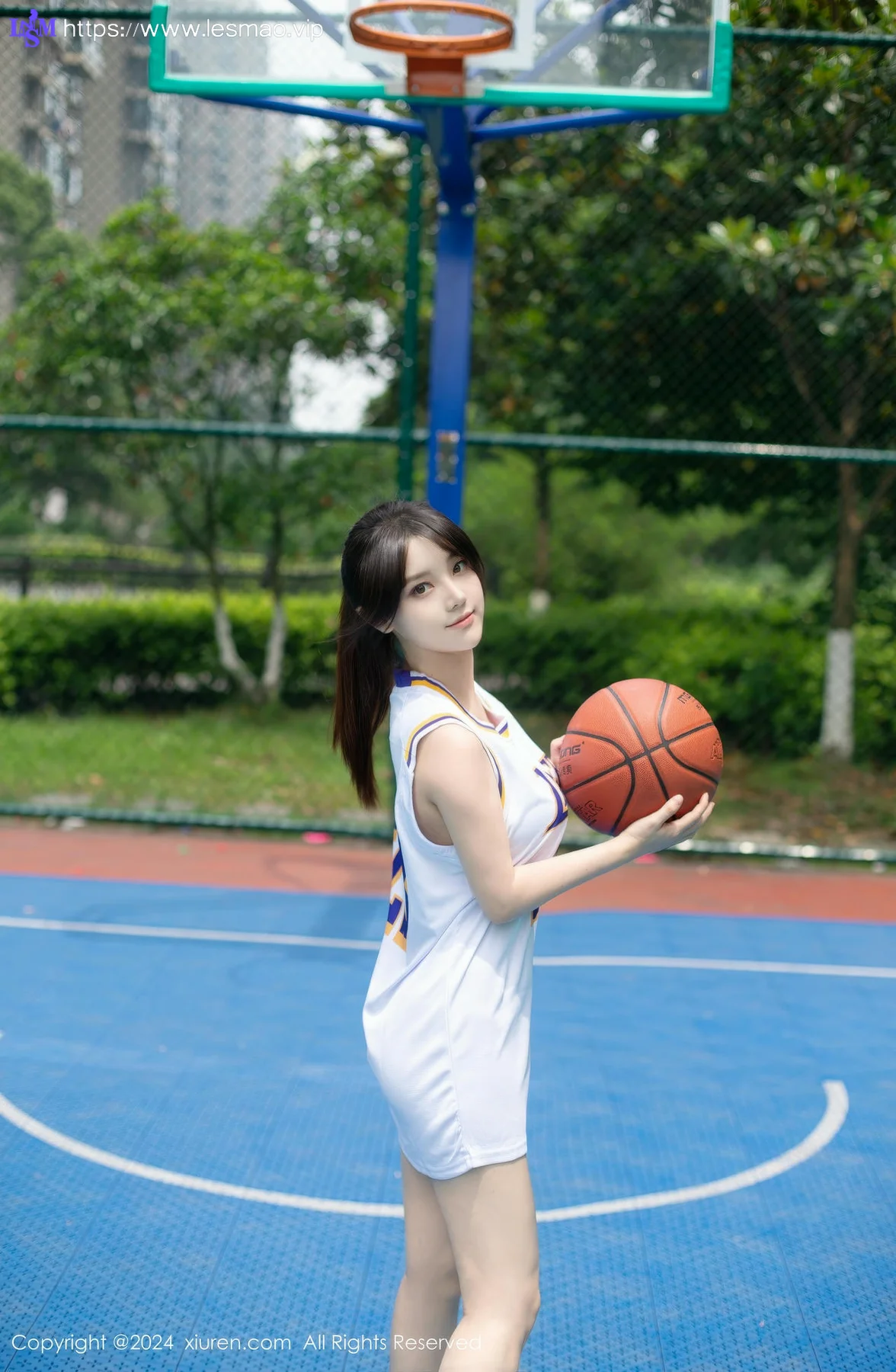 XiuRen 秀人 No.8744 豆瓣酱 蓝球场景互动拍摄性感写真111 - 17