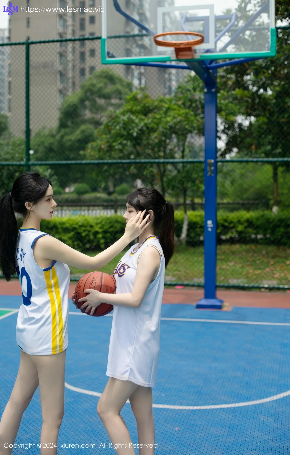 XiuRen 秀人 No.8744 豆瓣酱 蓝球场景互动拍摄性感写真111 - 26