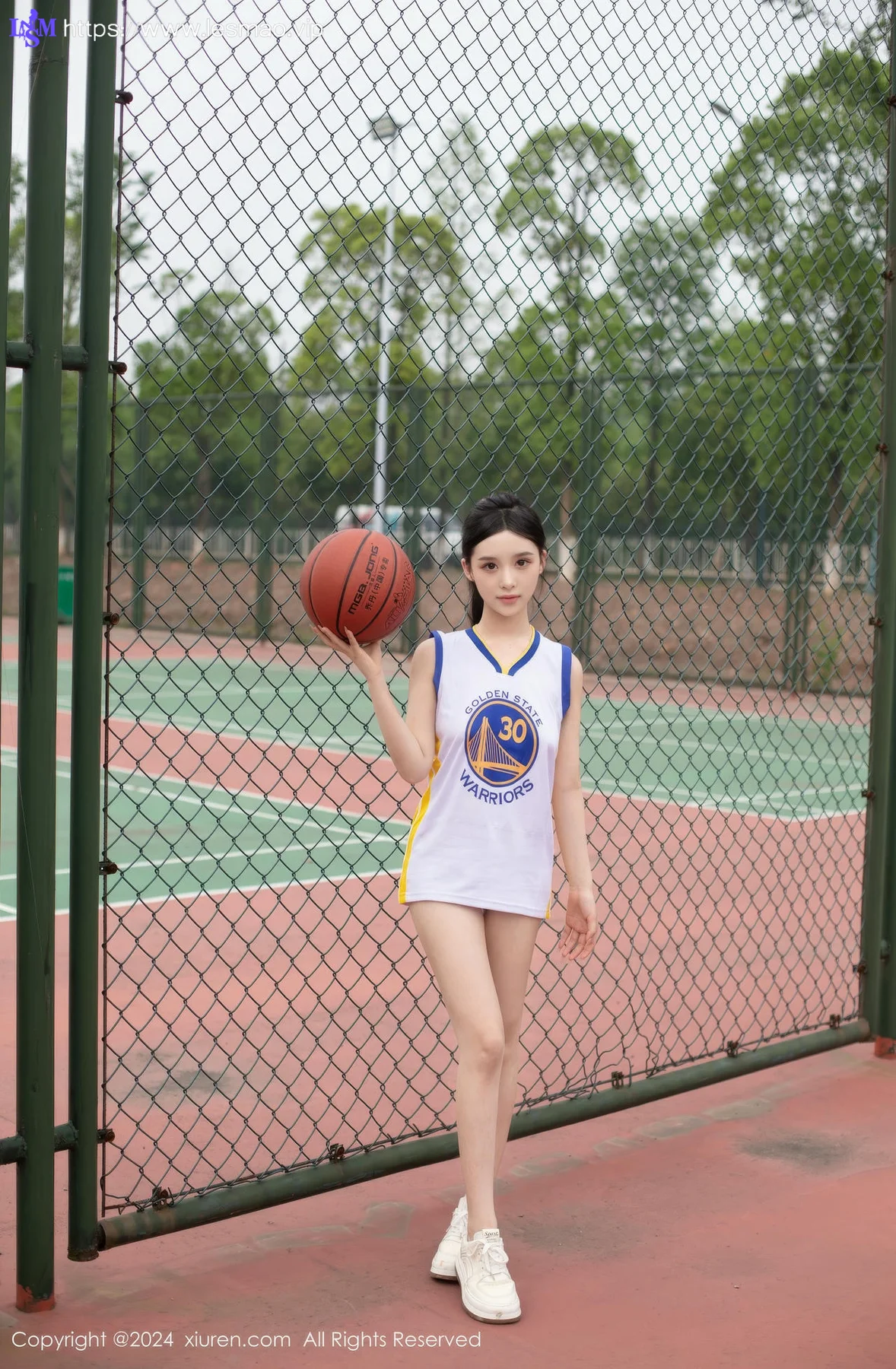 XiuRen 秀人 No.8744 豆瓣酱 蓝球场景互动拍摄性感写真111 - 29