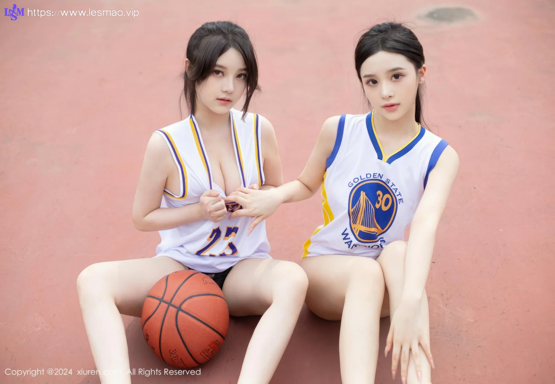 XiuRen 秀人 No.8744 豆瓣酱 蓝球场景互动拍摄性感写真111 - 48