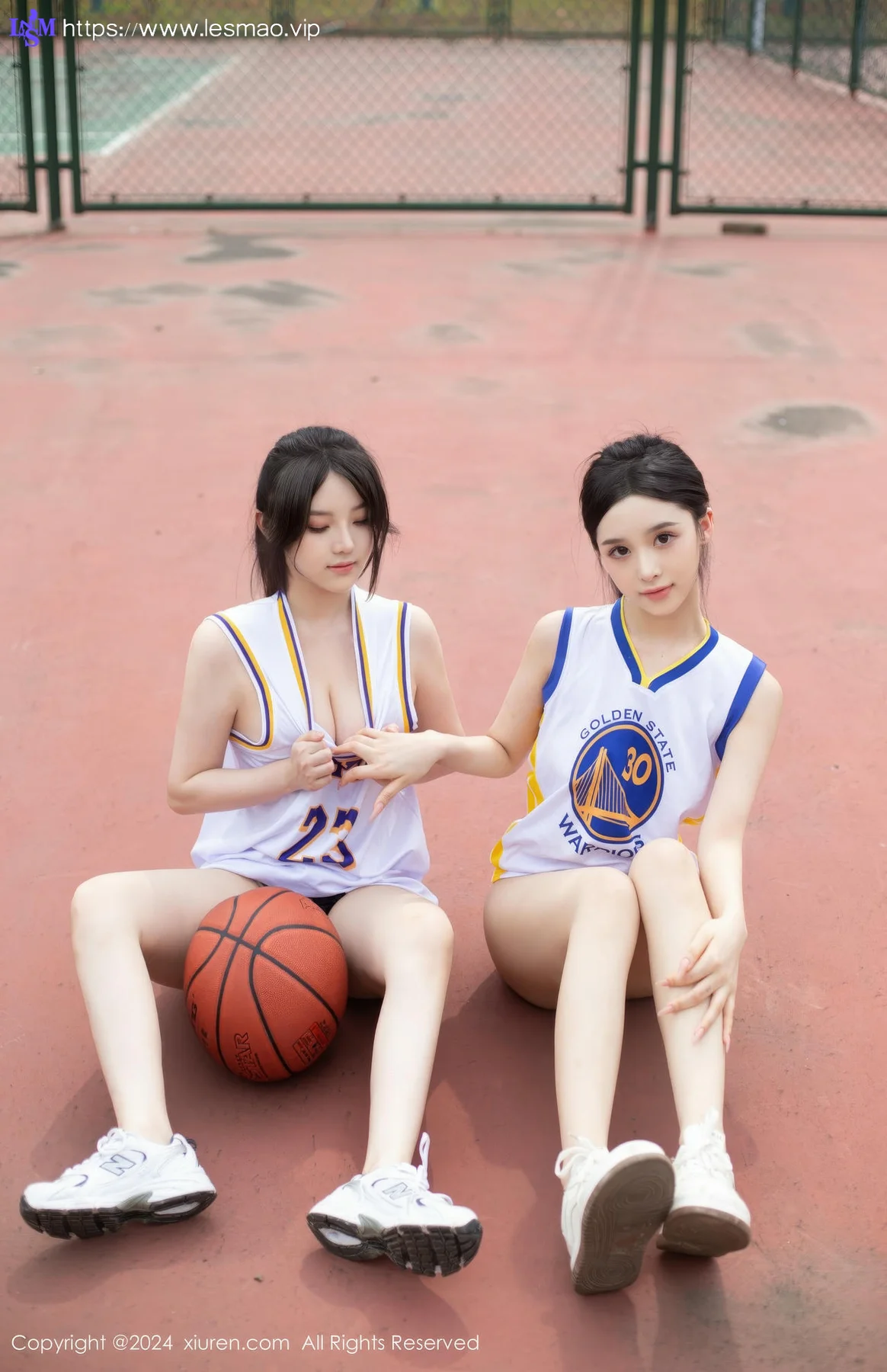 XiuRen 秀人 No.8744 豆瓣酱 蓝球场景互动拍摄性感写真111 - 49