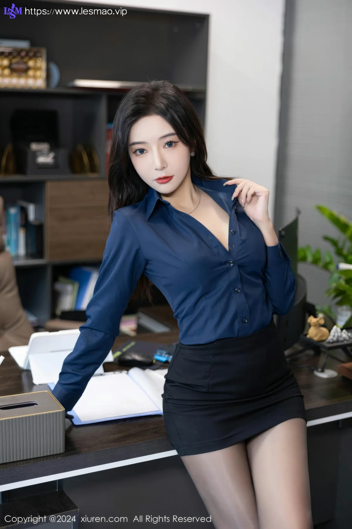 XiuRen 秀人 No.8760 王馨瑶yanni Ol深色服饰性感写真111 - 25