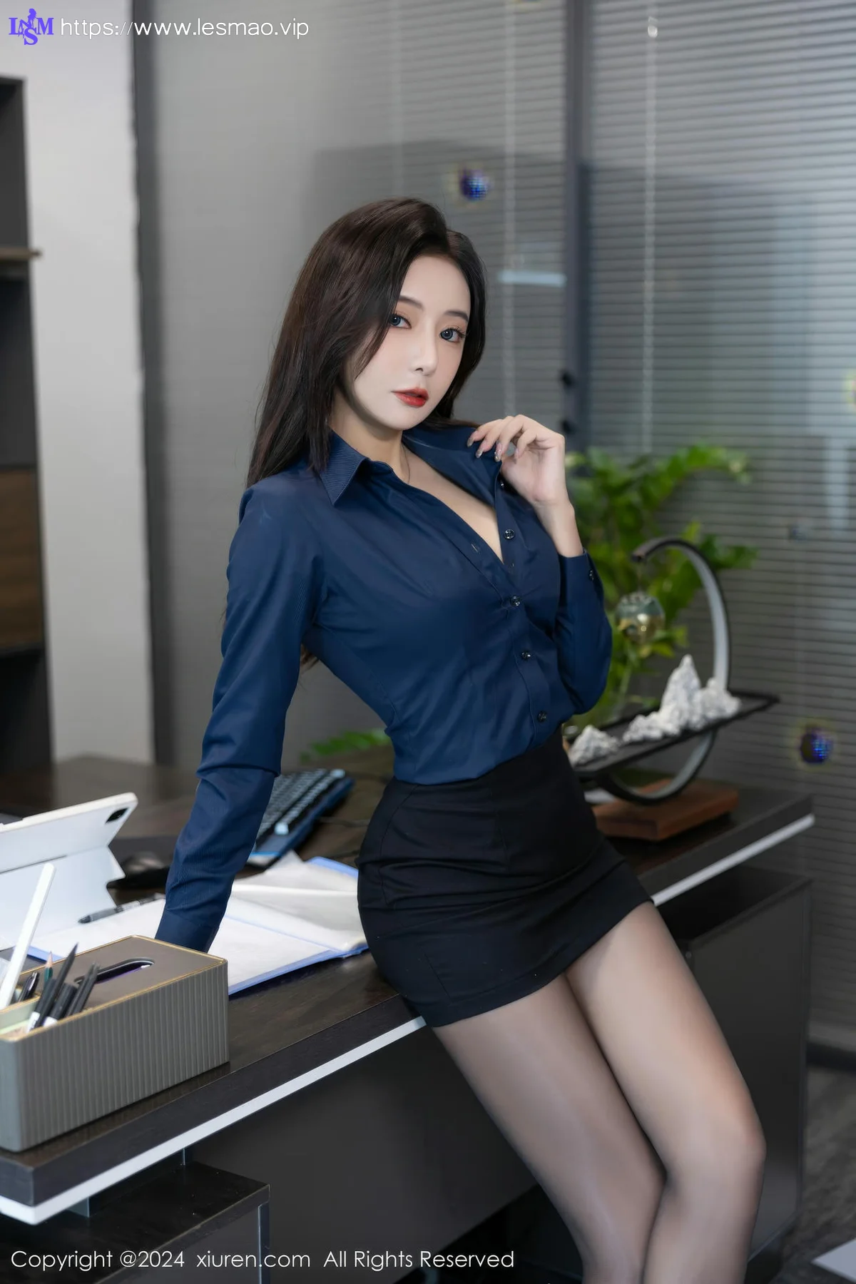 XiuRen 秀人 No.8760 王馨瑶yanni Ol深色服饰性感写真111 - 26