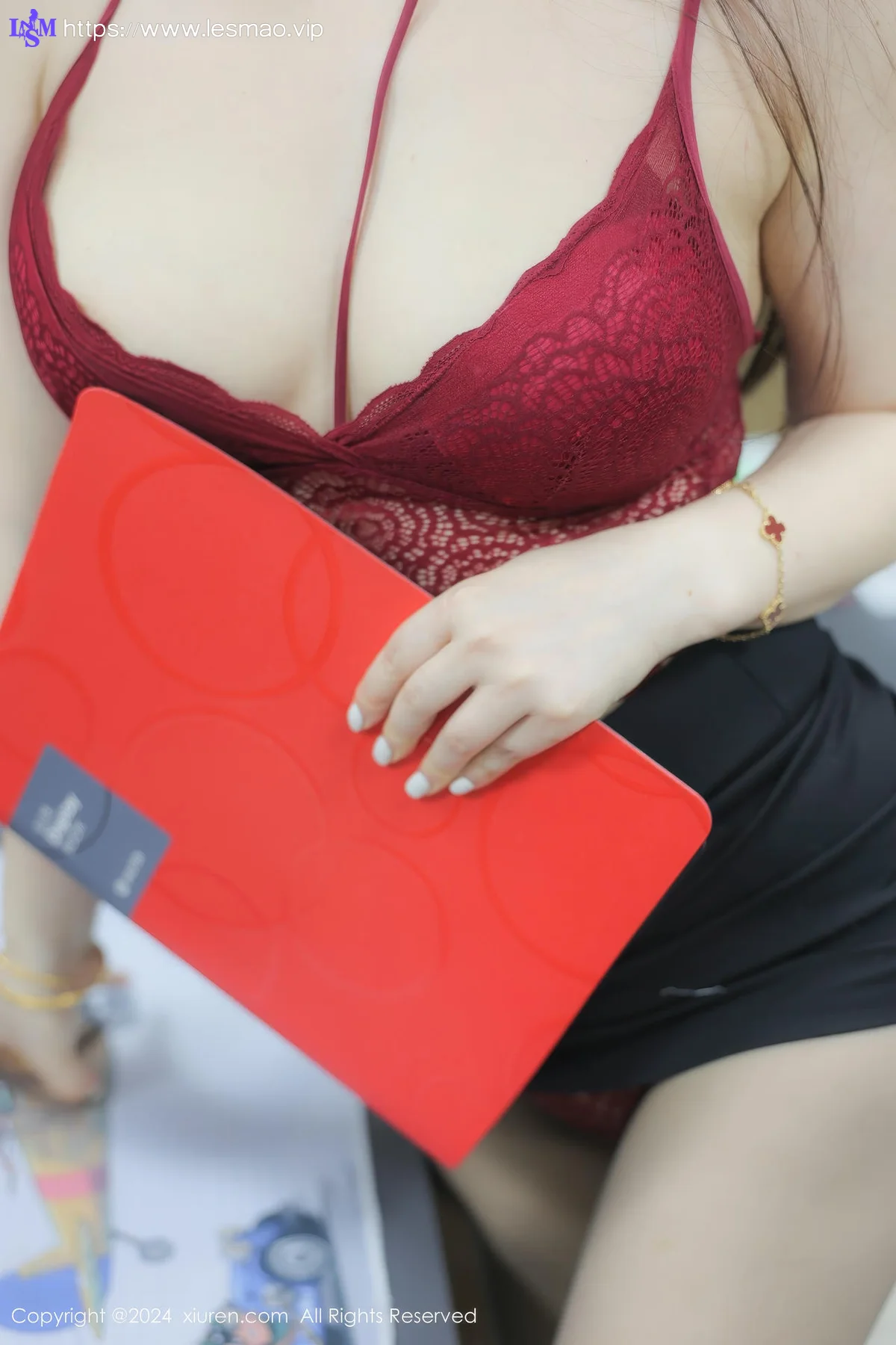 XiuRen 秀人 No.8766 诗诗kiki 办公室场景拍摄性感写真222 - 37