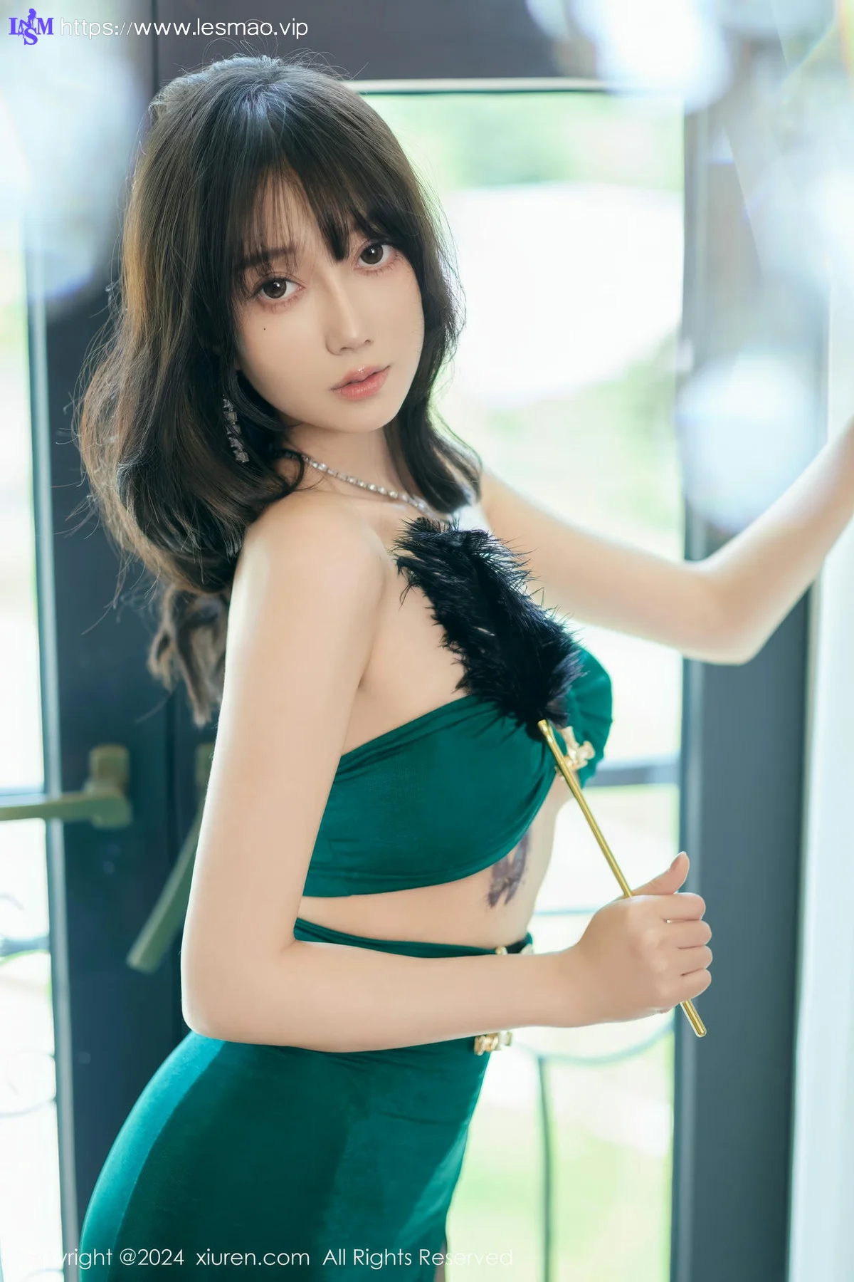 XiuRen 秀人 No.8772 玥儿玥 墨绿色长裙性感写真1 - 61