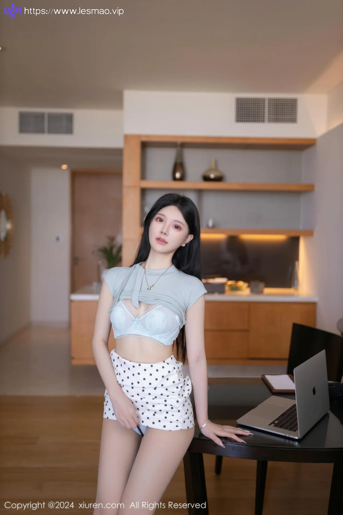 XiuRen 秀人 No.8774 幼幼 诱人灰丝性感写真1 - 17