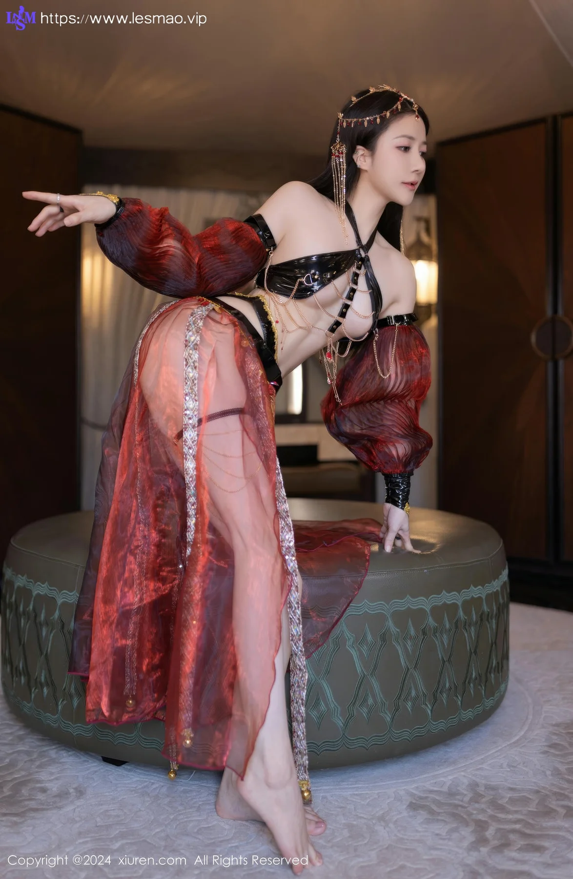 XiuRen 秀人 No.8778 鱼子酱Fish 性感舞娘迪拜旅拍写真11 - 25