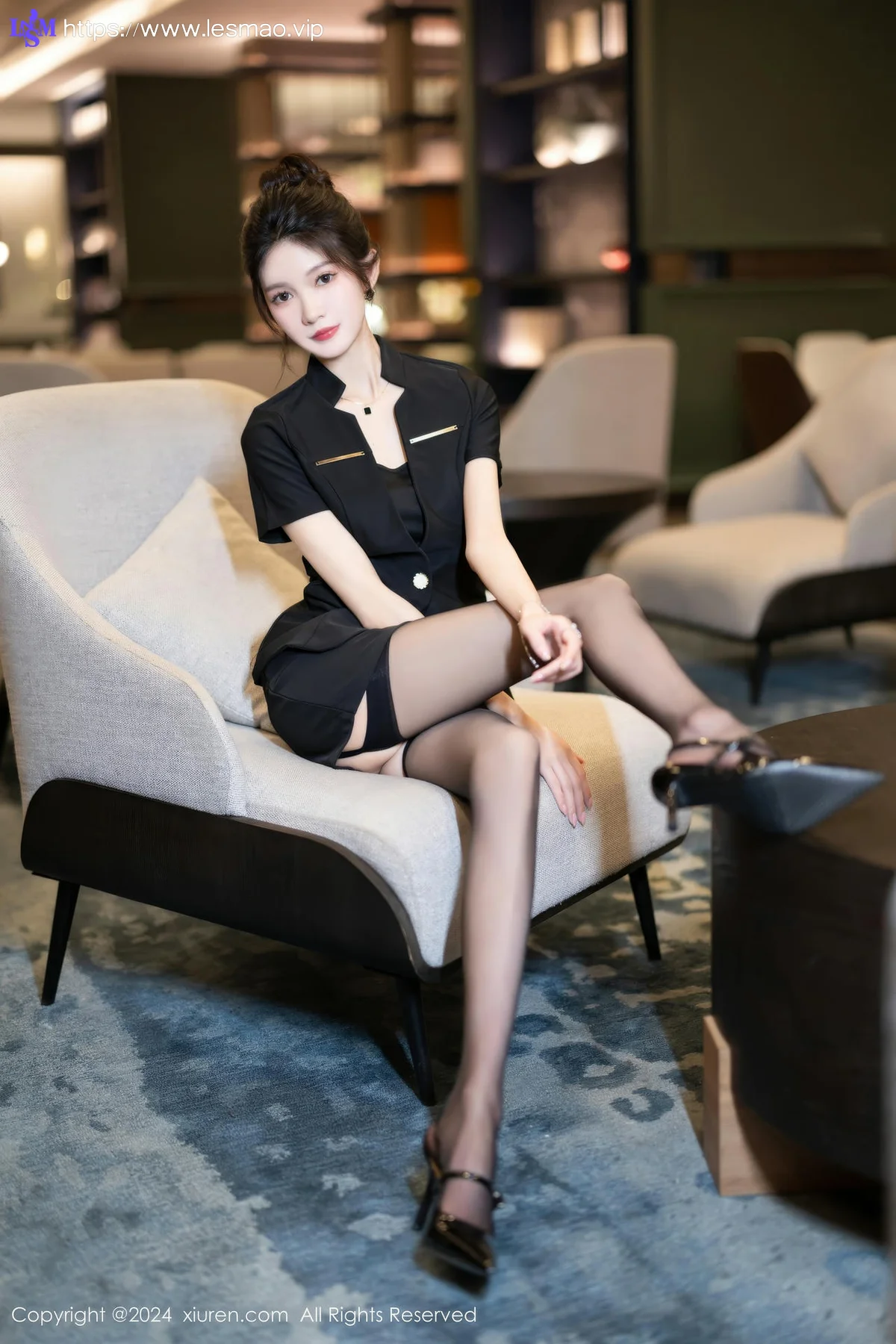 XiuRen 秀人 No.8791 程程程- 黑色OL服饰哈尔滨旅拍1 - 16