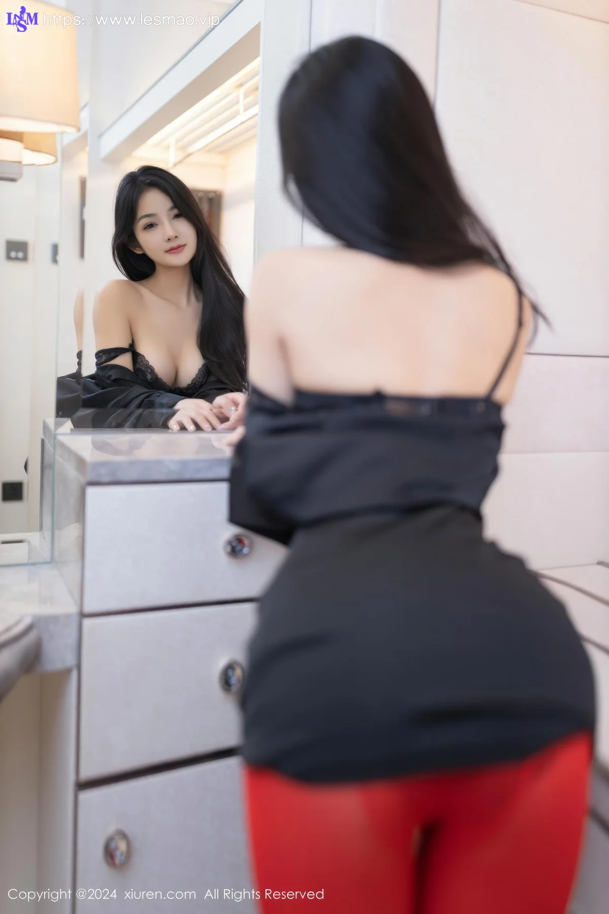 XiuRen 秀人 No.8801 谭小灵 红色丝袜迪拜旅拍11 - 16