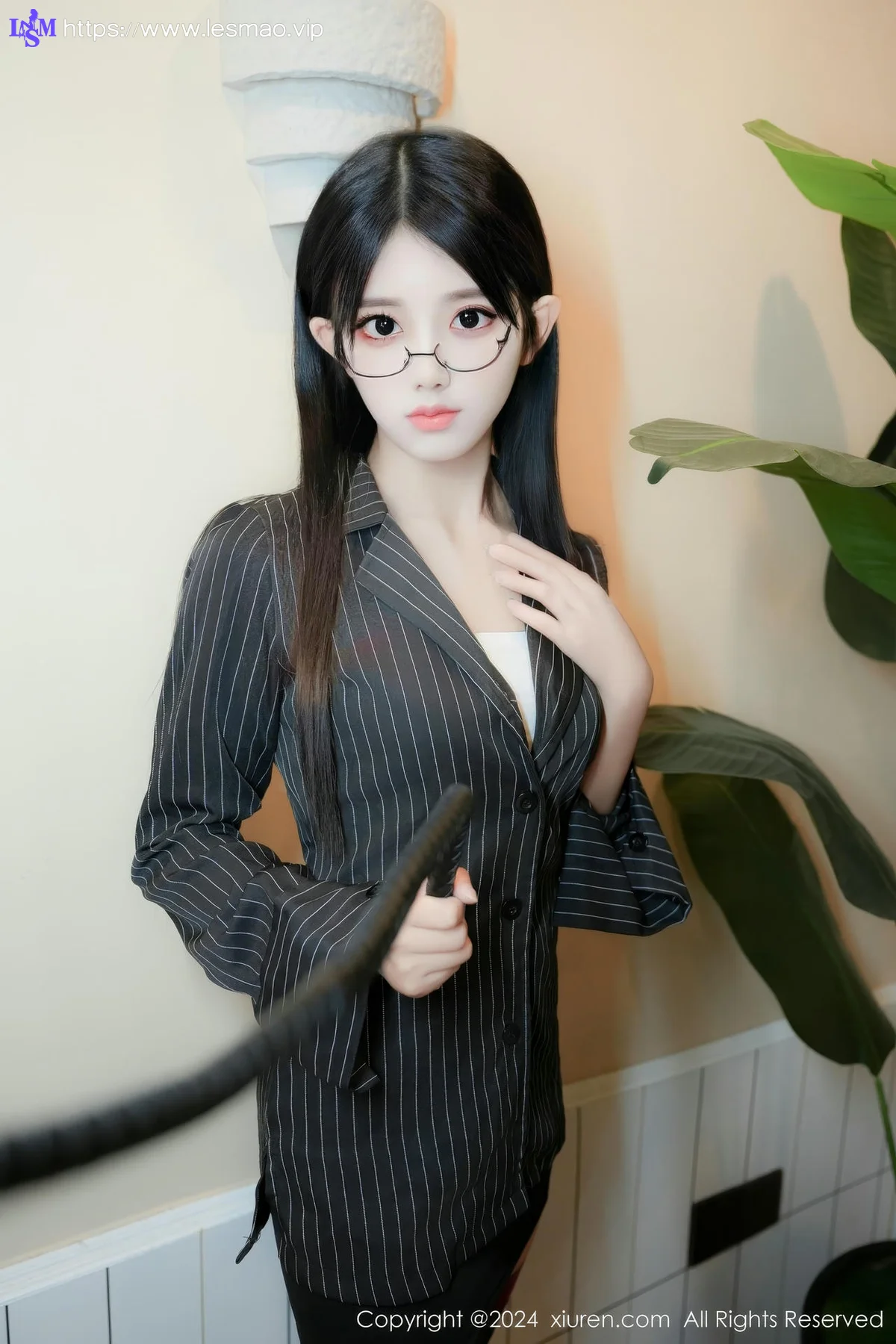 XiuRen 秀人 No.8802 美少女 黑色OL性感写真 - 21