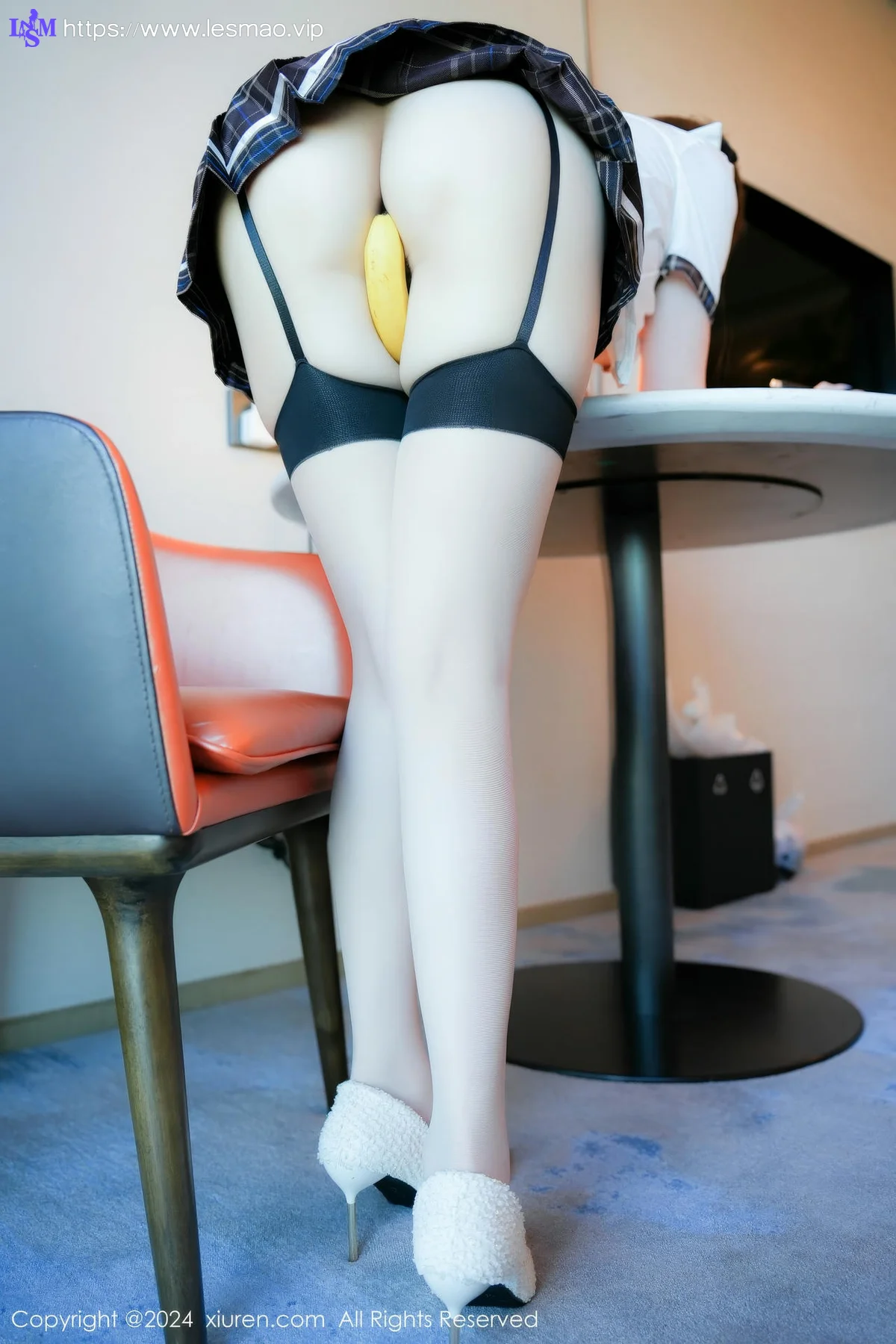 XiuRen 秀人 No.8803 甜妮 深色格子短裙性感写真33 - 59