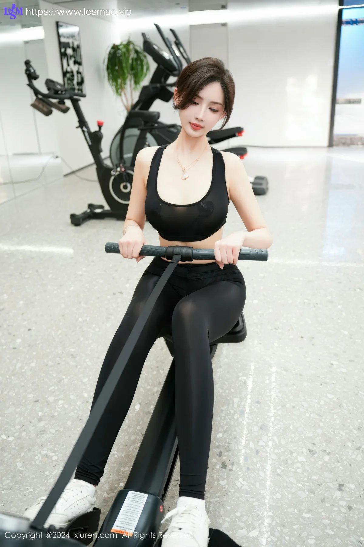 XiuRen 秀人 No.8810 Carol周妍希X 黑色运动套装新疆心愿旅拍 - 20