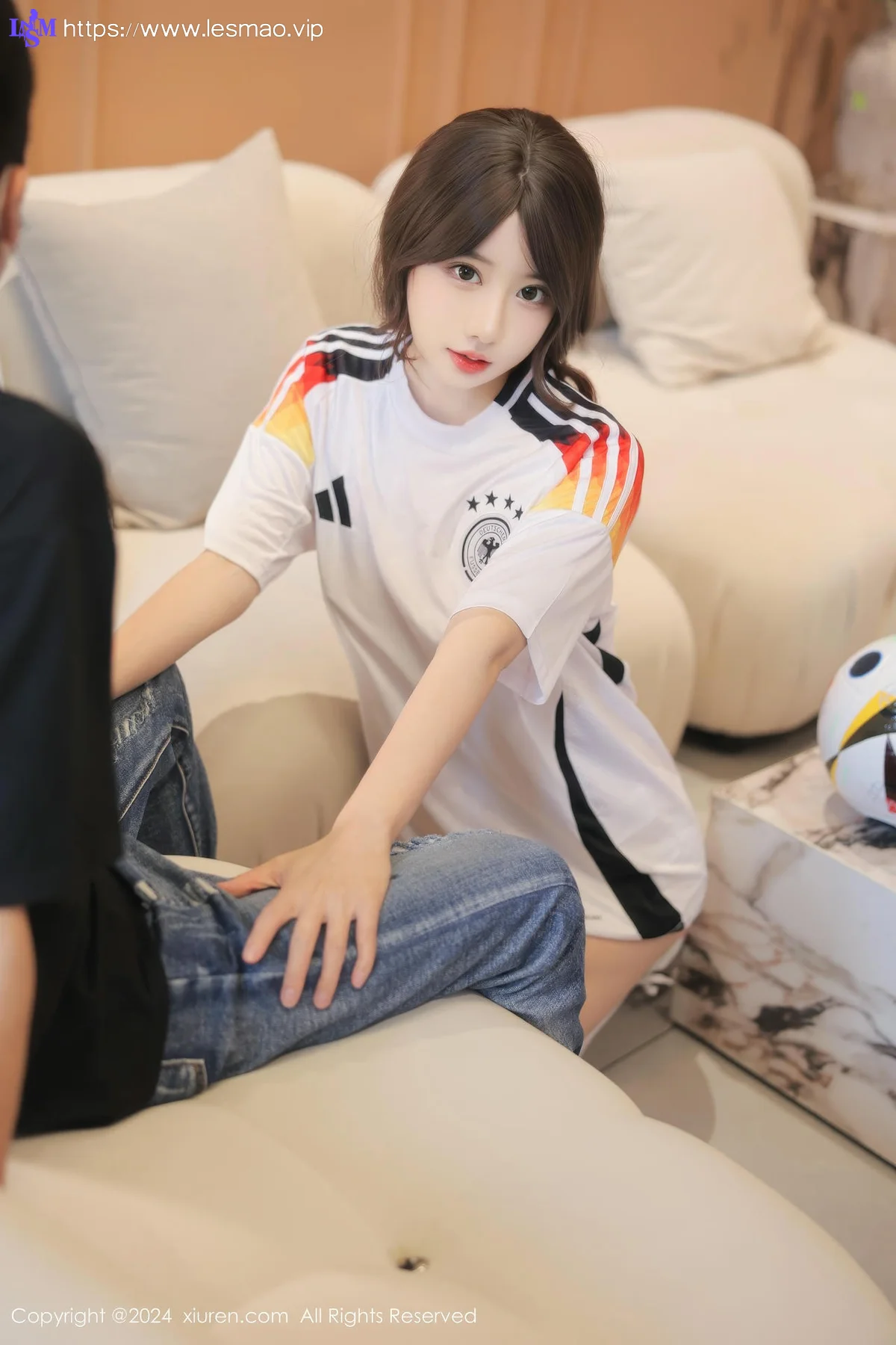 XiuRen 秀人 No.8812 桃妖夭 欧洲杯主题拍摄性感写真11 - 86