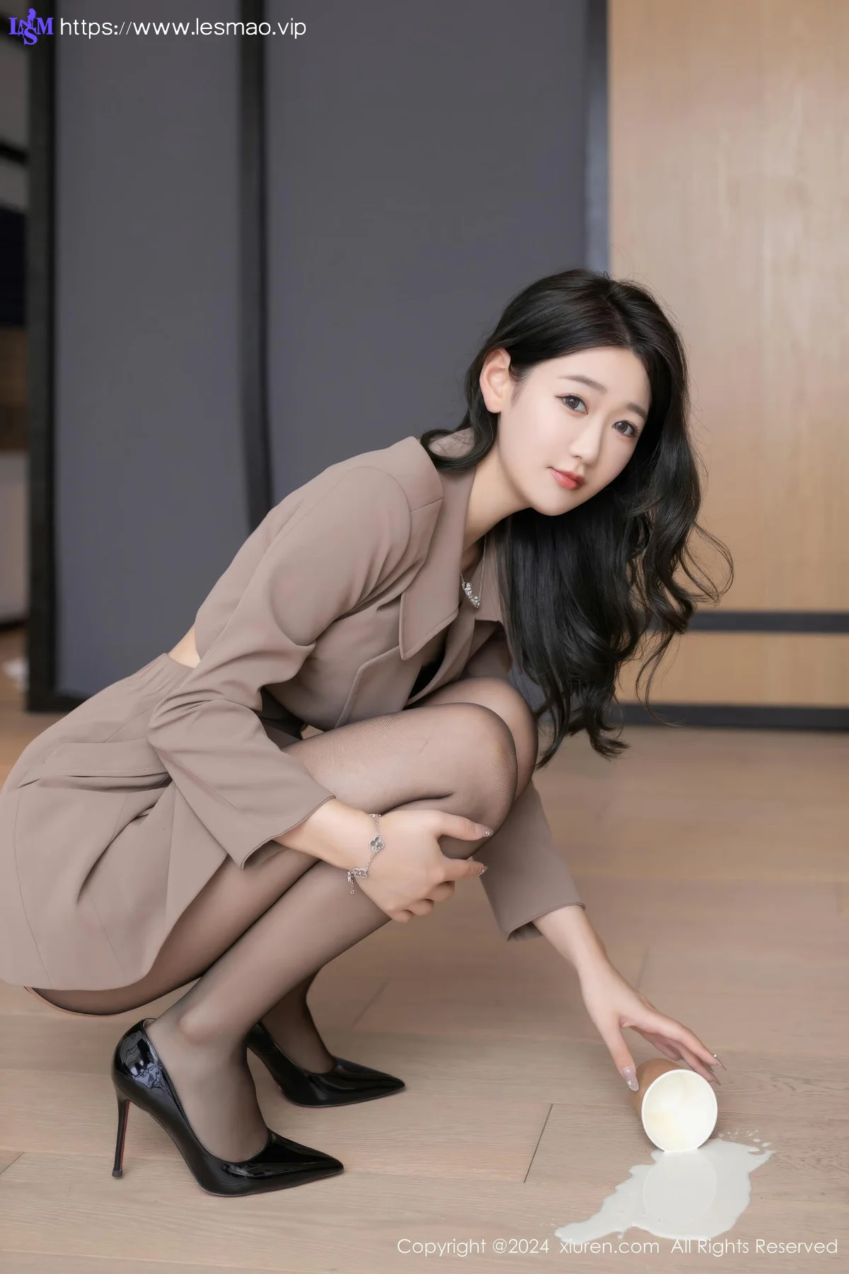 XiuRen 秀人 No.8824 唐安琪 犯错的秘书主题拍摄性感写真11 - 13