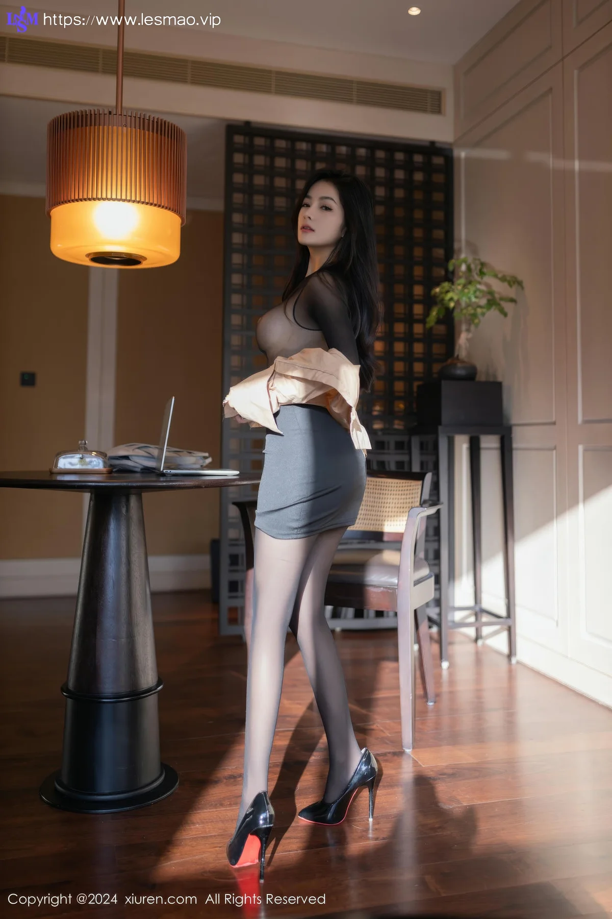 XiuRen 秀人 No.8835 谭小灵 性感OL性感写真3 - 27