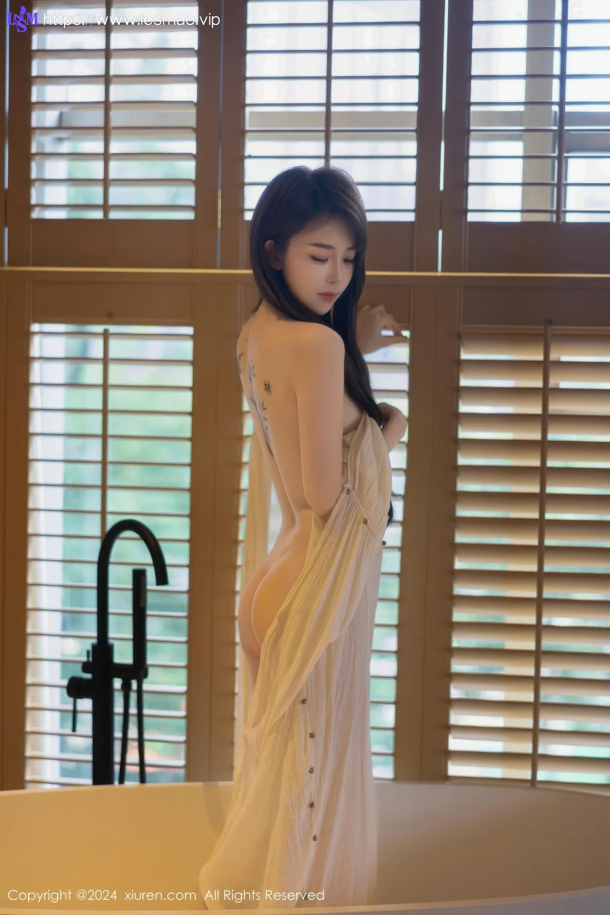 XiuRen 秀人 No.8842 夏竹 浅色连衣裙性感写真 - 27