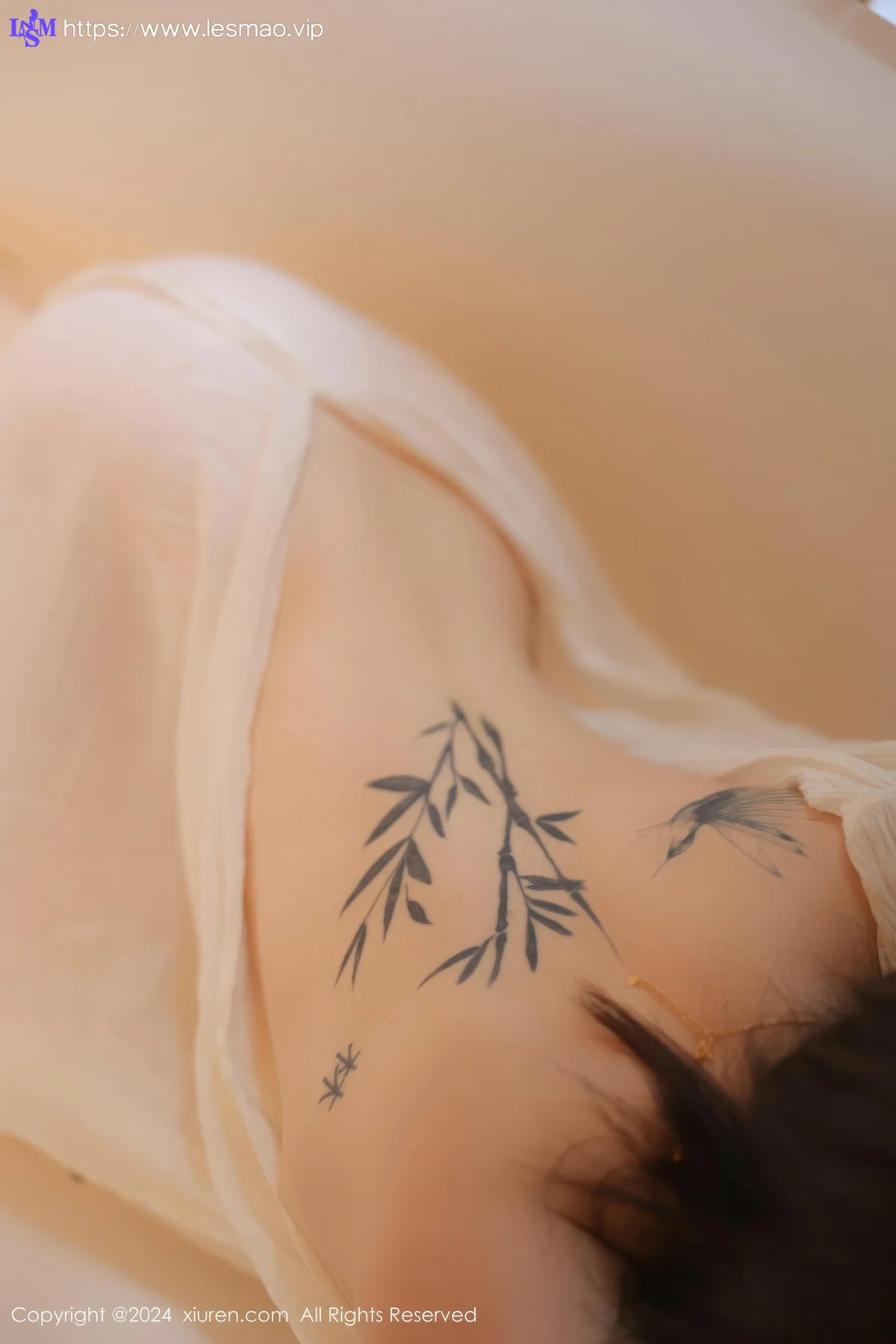 XiuRen 秀人 No.8842 夏竹 浅色连衣裙性感写真 - 34