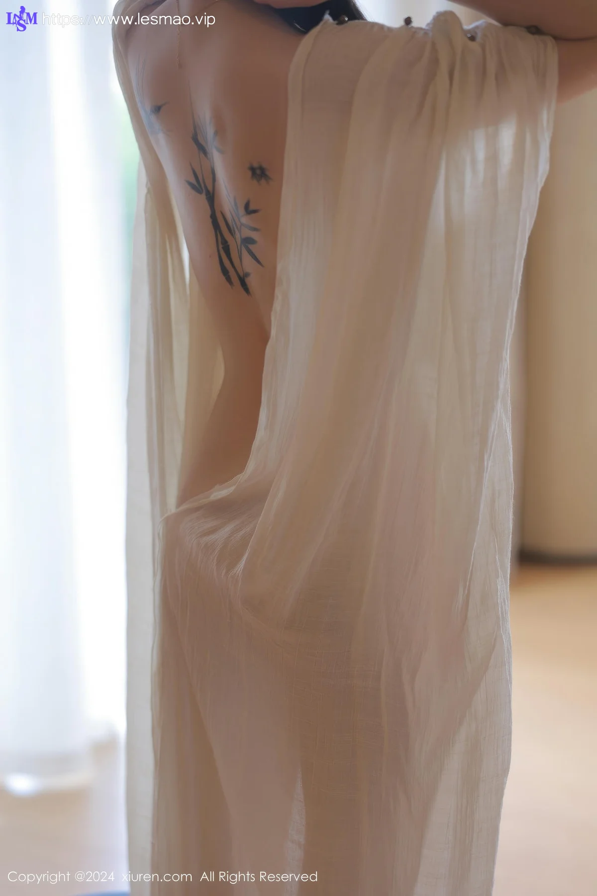 XiuRen 秀人 No.8842 夏竹 浅色连衣裙性感写真 - 35