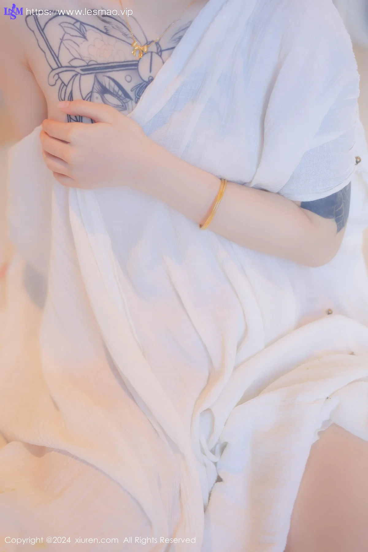 XiuRen 秀人 No.8842 夏竹 浅色连衣裙性感写真 - 63
