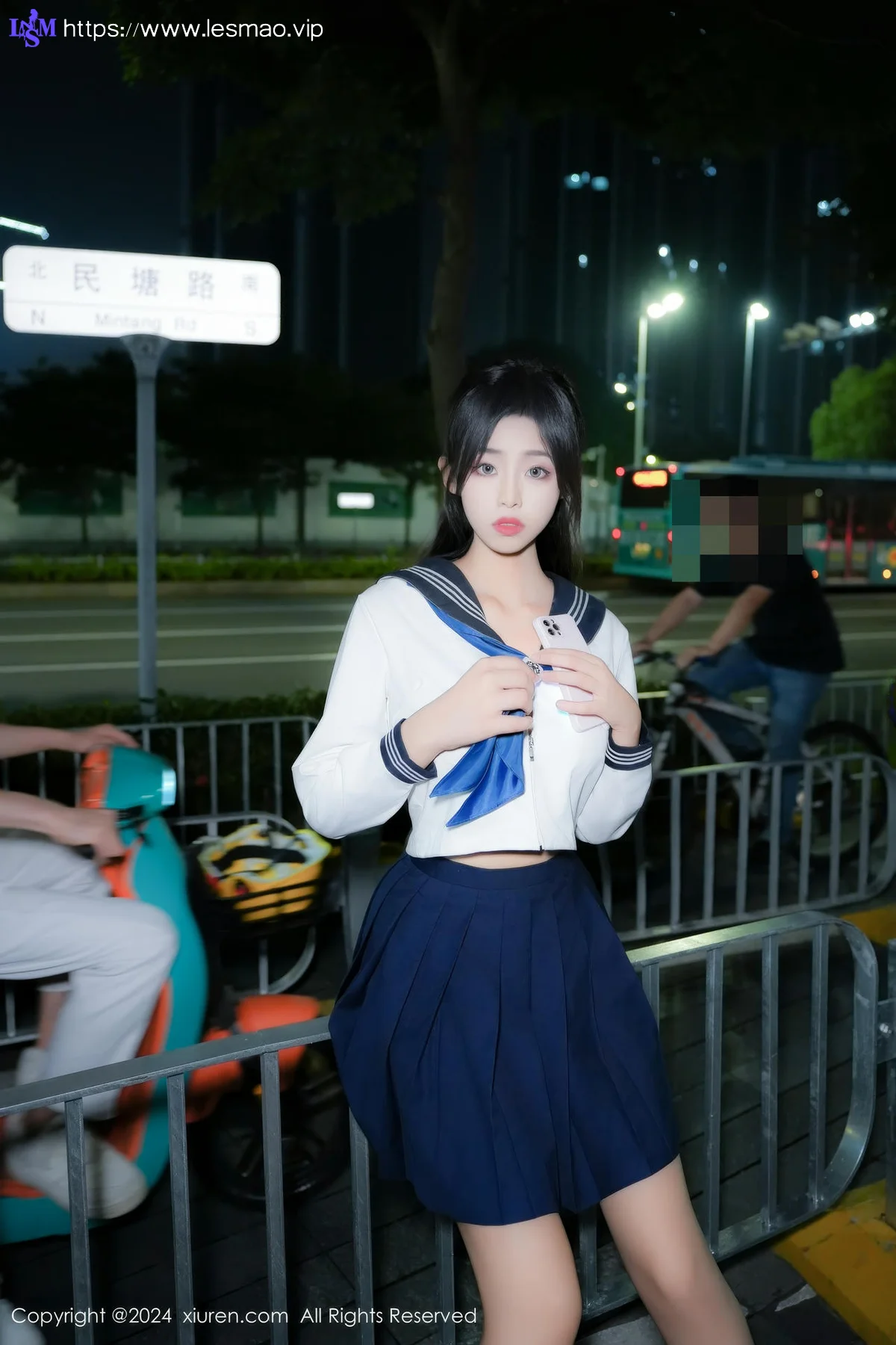 XiuRen 秀人 No.8879 董林越 蓝白色校服性感写真 - 11