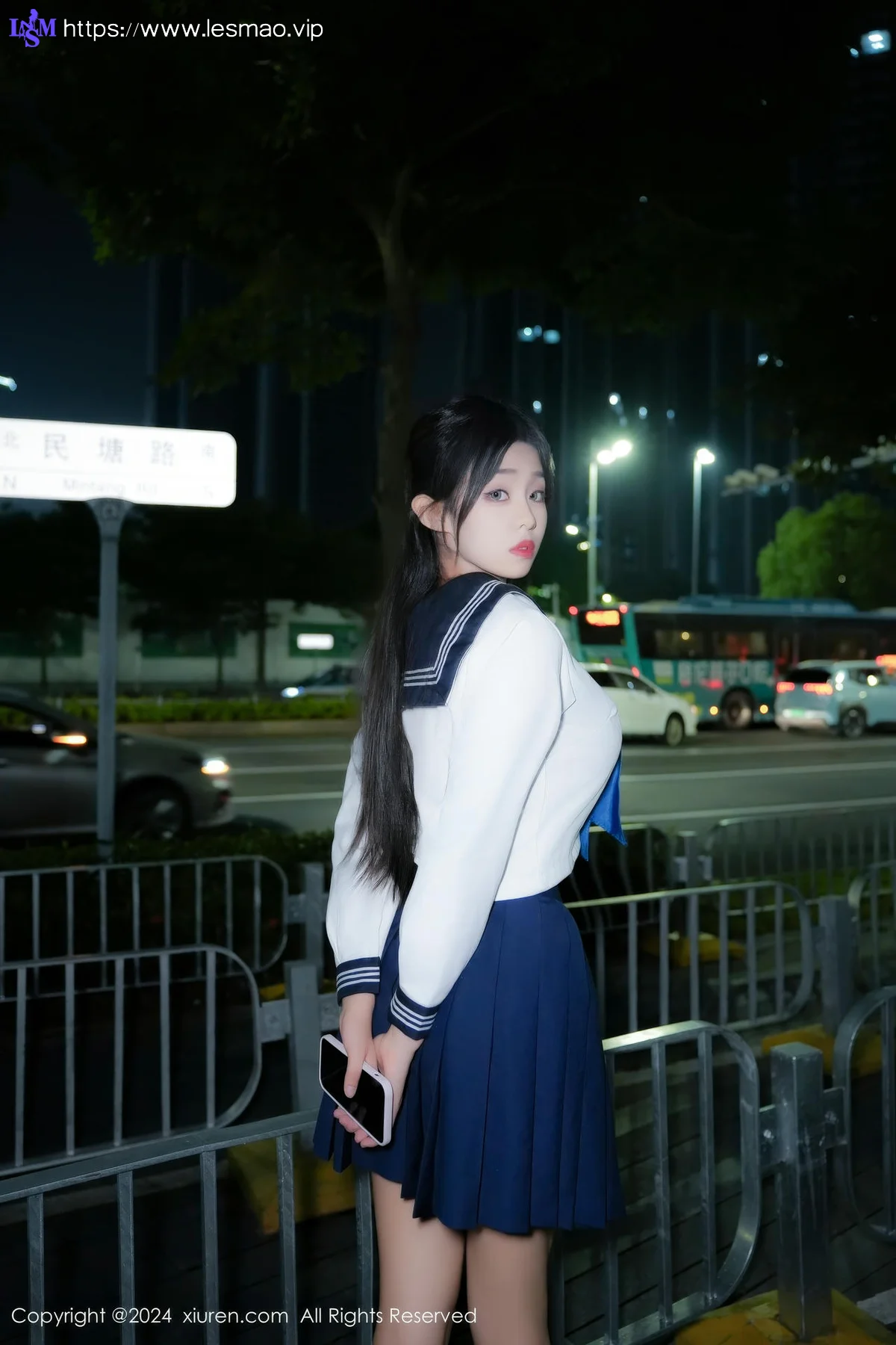 XiuRen 秀人 No.8879 董林越 蓝白色校服性感写真 - 12