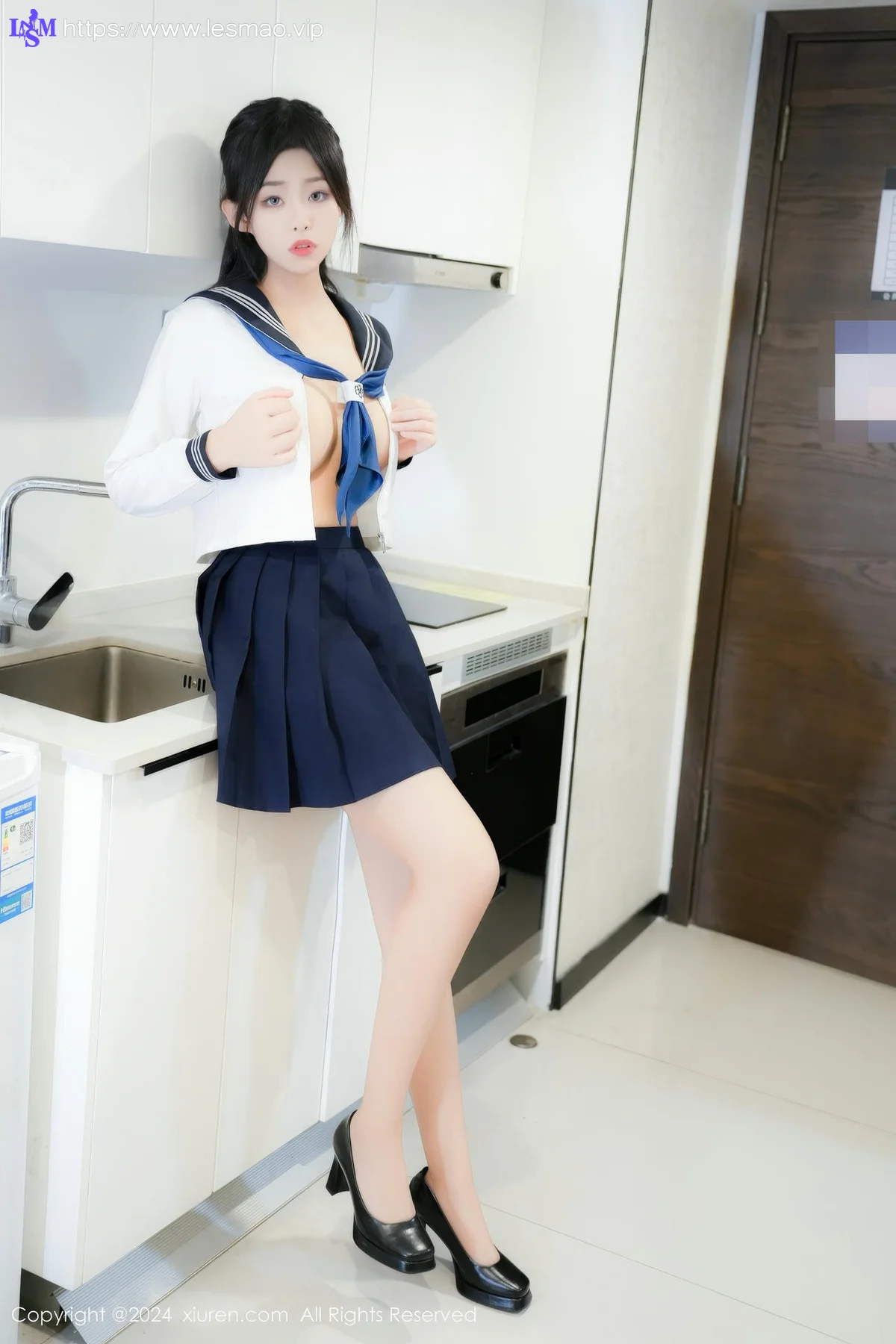 XiuRen 秀人 No.8879 董林越 蓝白色校服性感写真 - 13