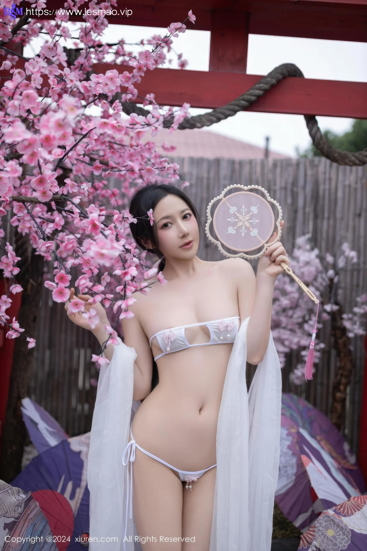 XiuRen 秀人 No.8927 鱼子酱Fish 白色轻透连衣裙迪拜旅拍11 - 43
