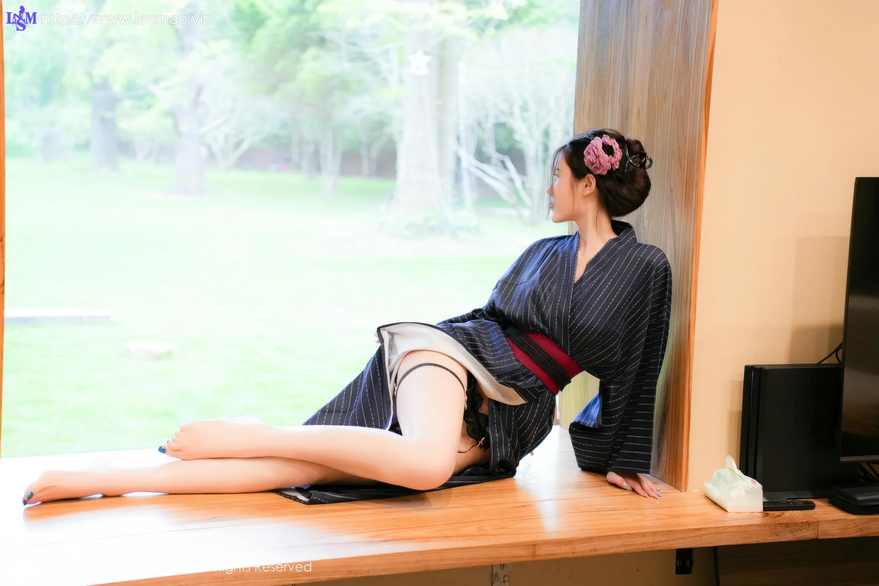 XiuRen 秀人 No.8928 Erikaki  户外枷锁主题拍摄性感写真 - 15