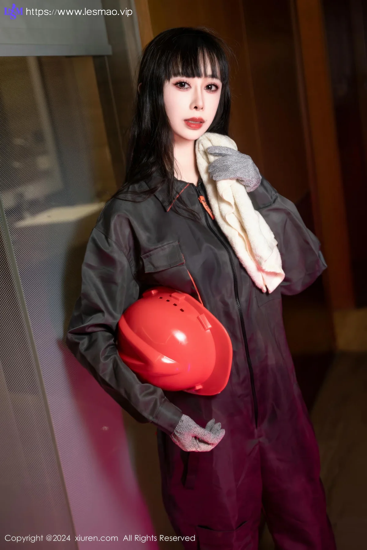 XiuRen 秀人 No.8938 宝宝甜 上门女维修工特殊服务性感写真 - 11