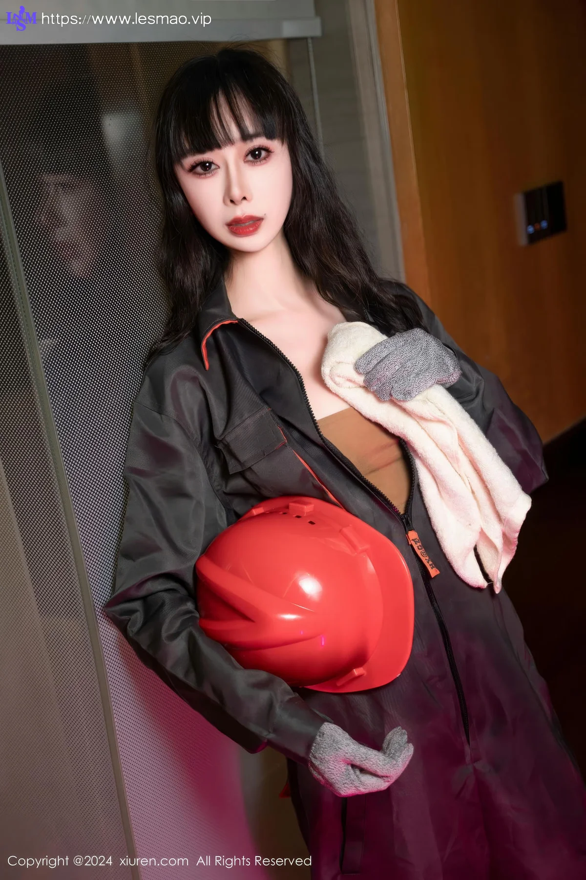 XiuRen 秀人 No.8938 宝宝甜 上门女维修工特殊服务性感写真 - 12